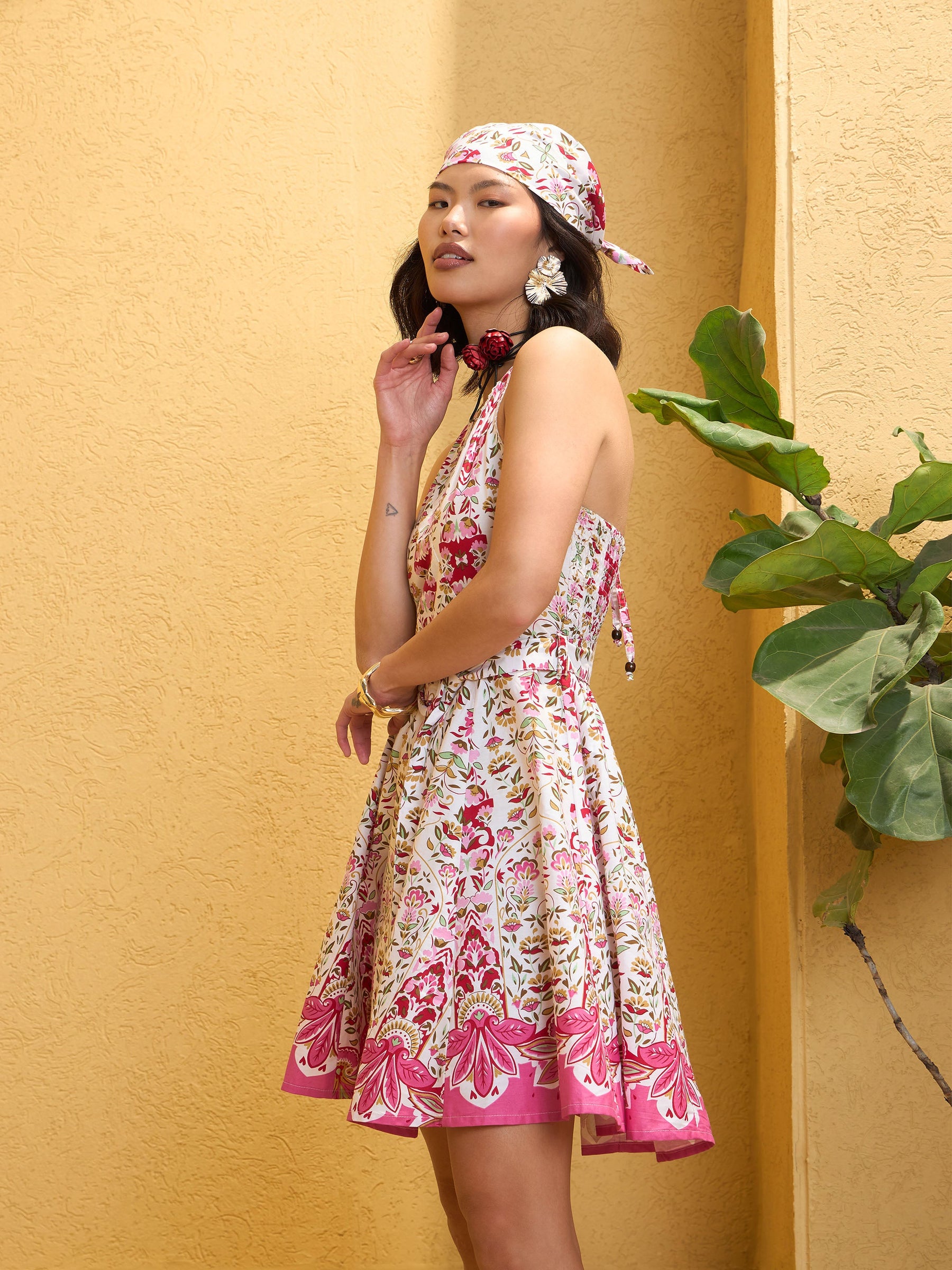 Buy Women Pink & White Floral Halter Neck Short Dress Online at Best Price - Sassafras Buy Women Pink & White Floral Halter Neck Short Dress Online at Best Price - Sassafras