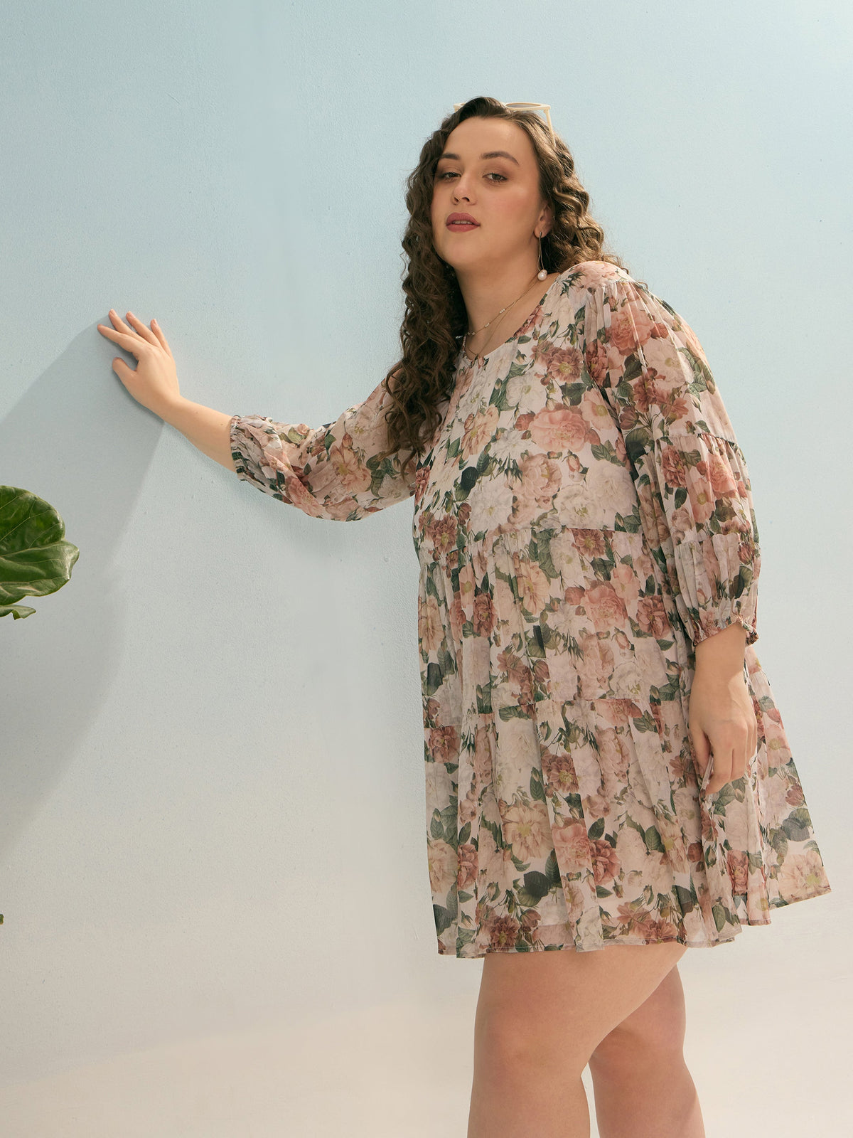 Off-White Floral Short Tiered Dress-SASSAFRAS Curve