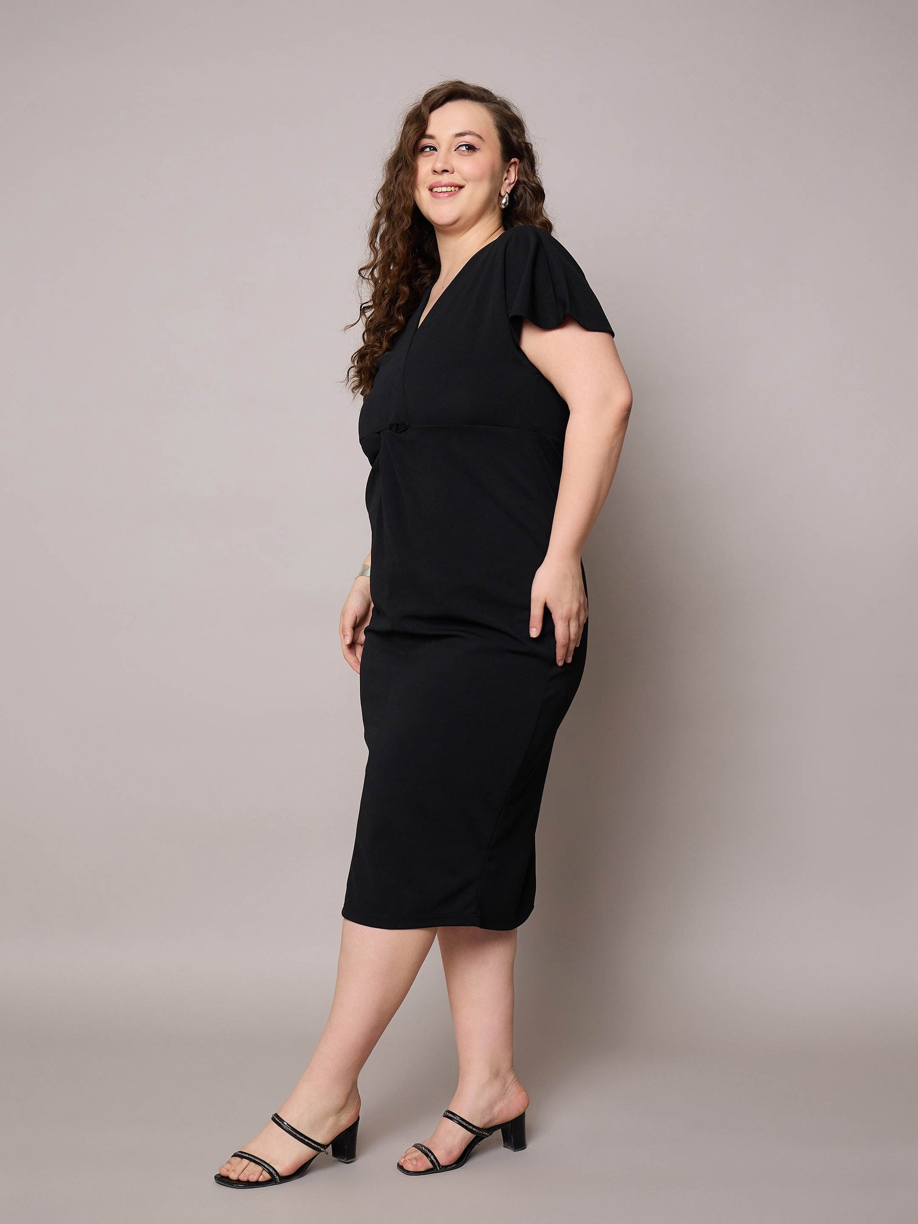 Black V Neck Short Sleeves Midi Dress-SASSAFRAS Curve
