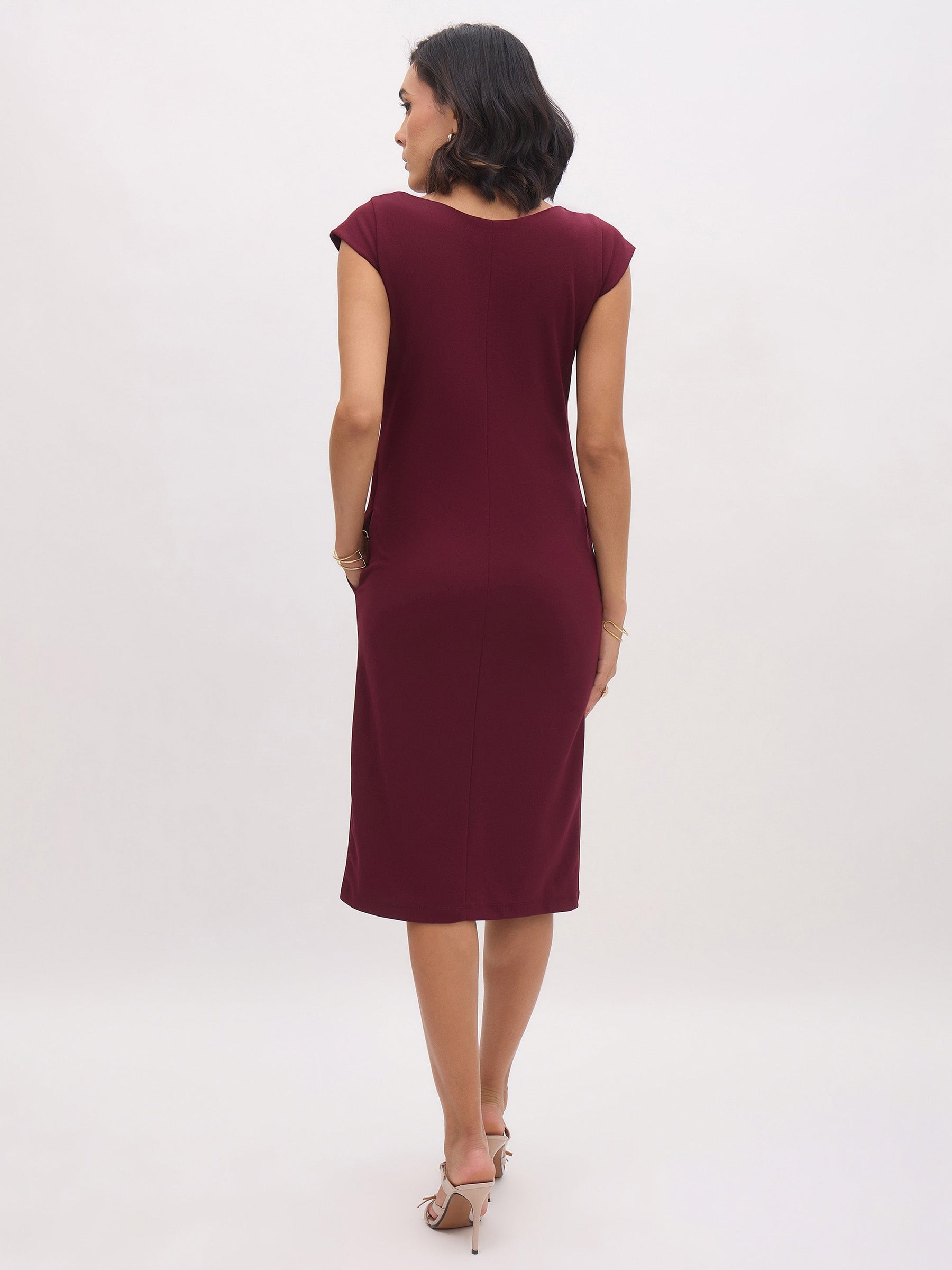 Burgundy Round Neck Button Midi Dress-SASSAFRAS worklyf