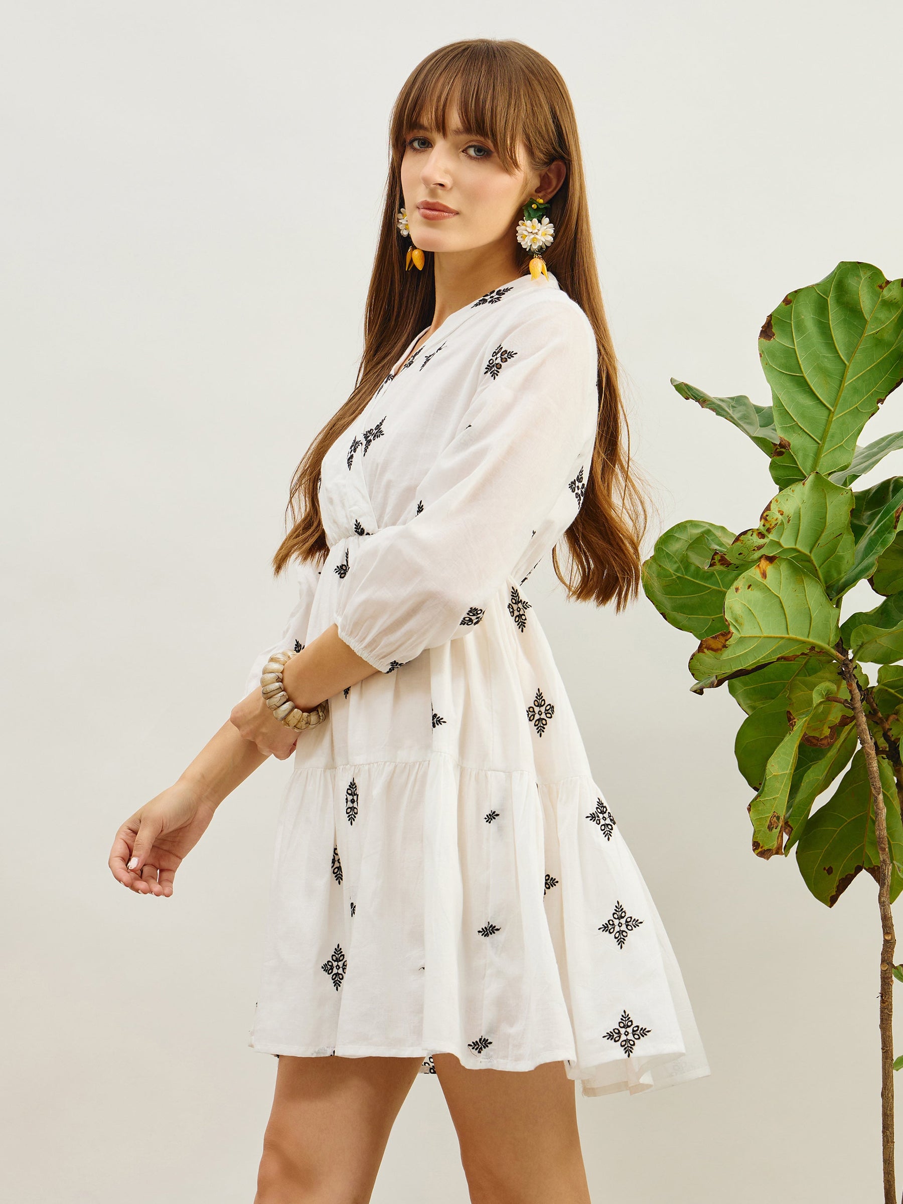 White Embroidered Shawl Collar Tiered Dress-Pink Paprika By SASSAFRAS