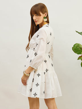 White Embroidered Shawl Collar Tiered Dress-Pink Paprika By SASSAFRAS