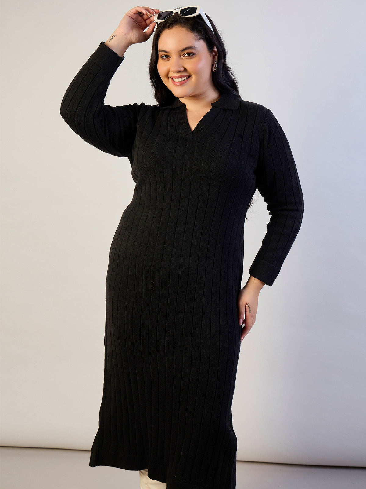 Black Solid Acrylic Wool Collar Midi Dress-SASSAFRAS CURVE