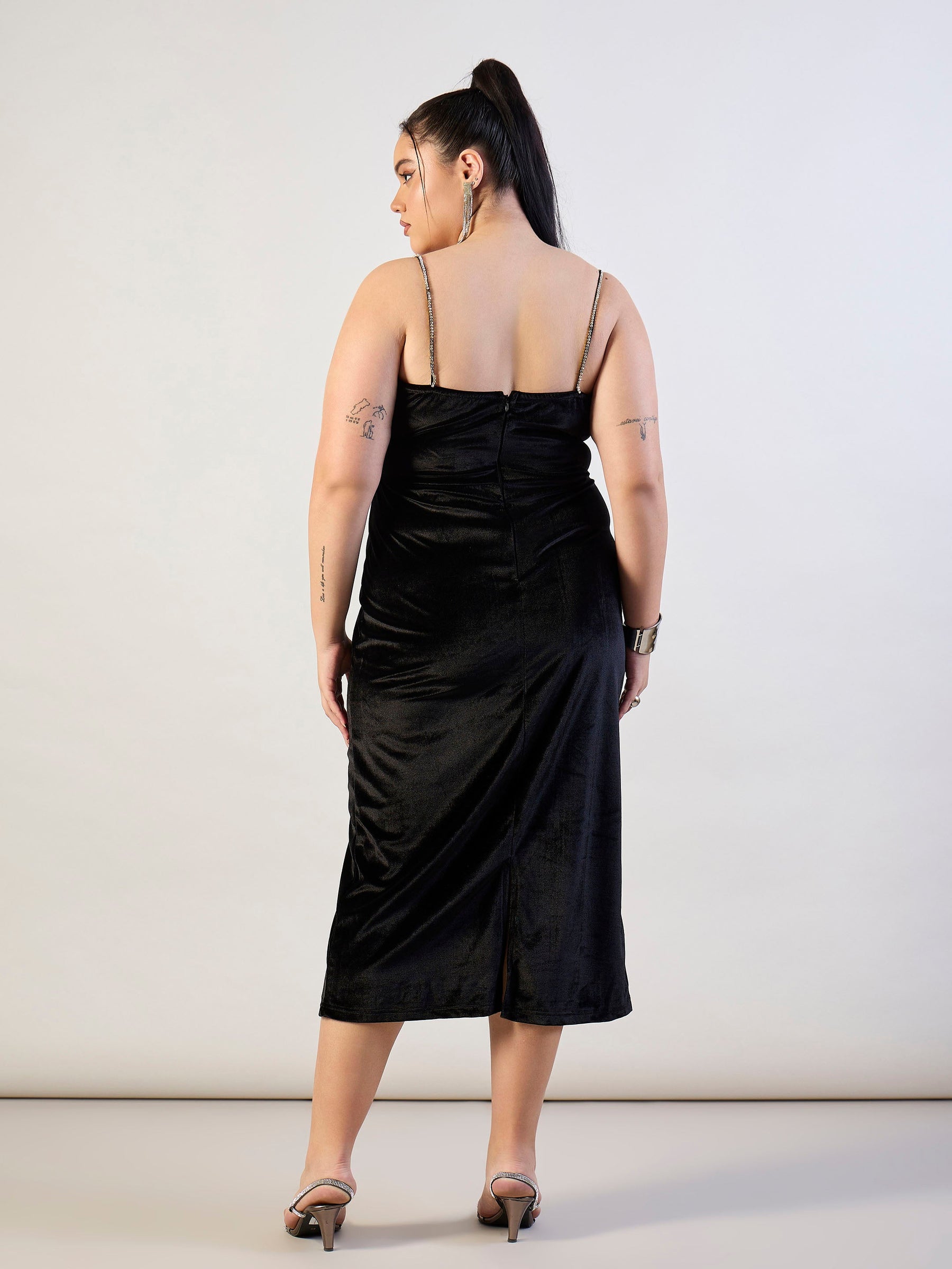 Black Velvet Bodycon Dress-SASSAFRAS CURVE