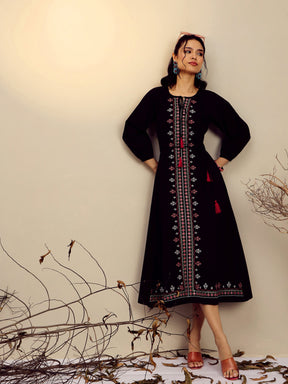 Black Poplin Embroidered Neck Dori Midi Dress-Pink Paprika By SASSAFRAS 