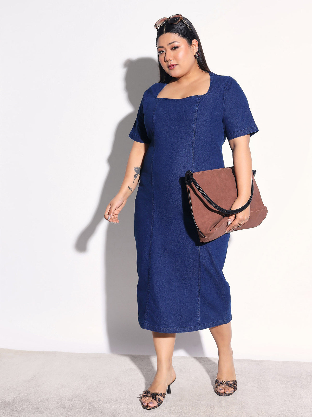Navy Blue Denim Short Sleeves Bodycon Dress-SASSAFRAS Curve