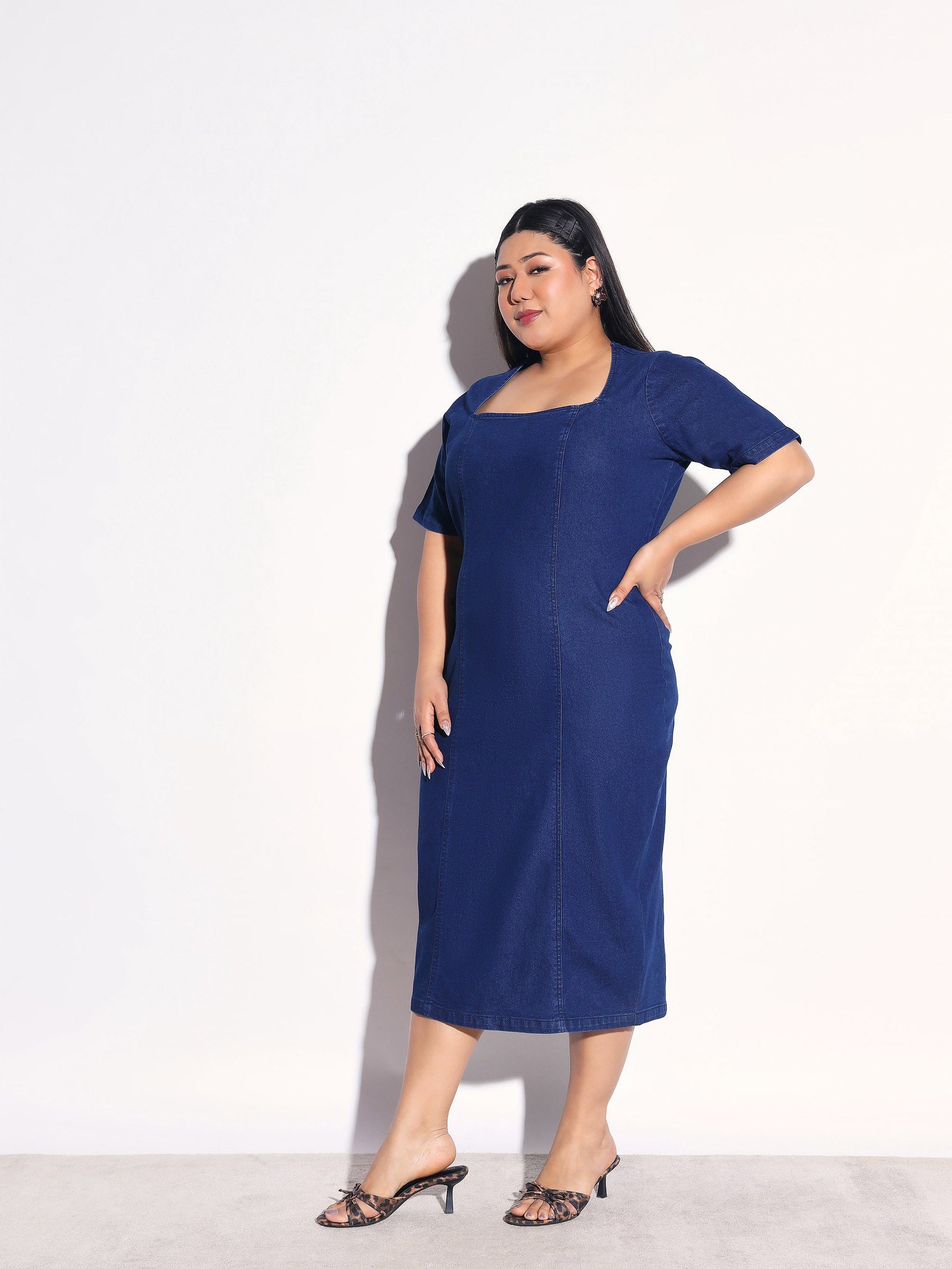 Navy Blue Denim Short Sleeves Bodycon Dress-SASSAFRAS Curve