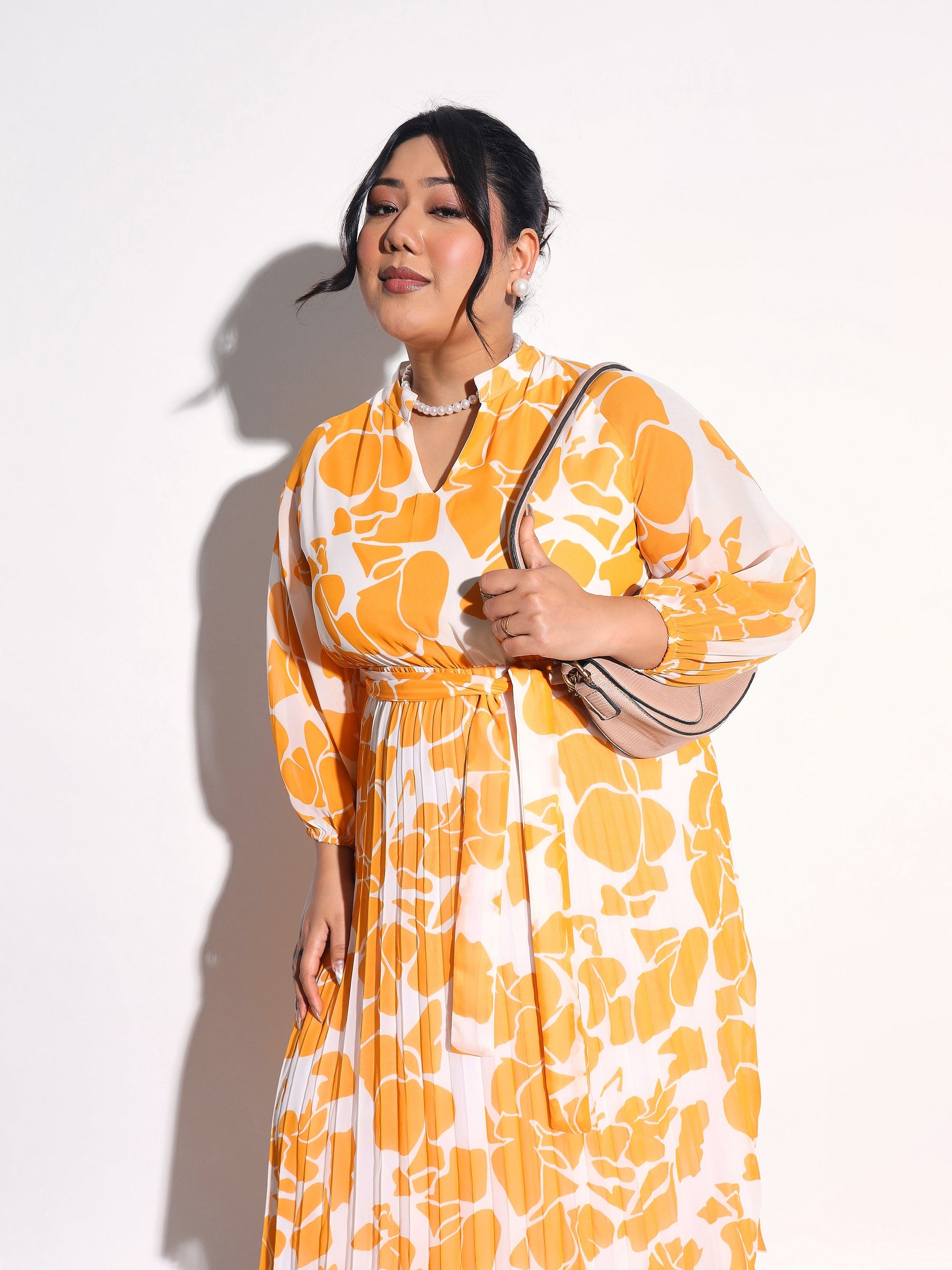 Yellow & White Floral Pleated Midi Dress-SASSAFRAS Curve