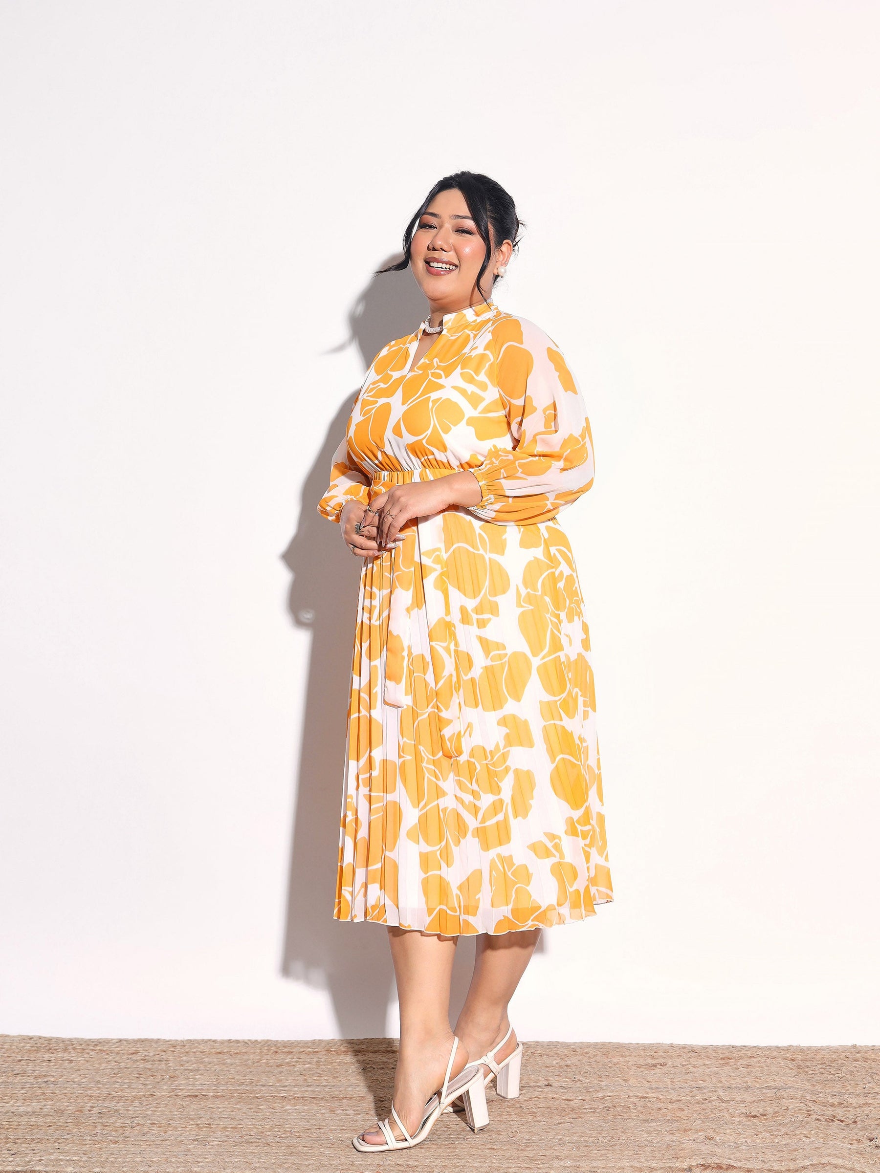 Yellow & White Floral Pleated Midi Dress-SASSAFRAS Curve