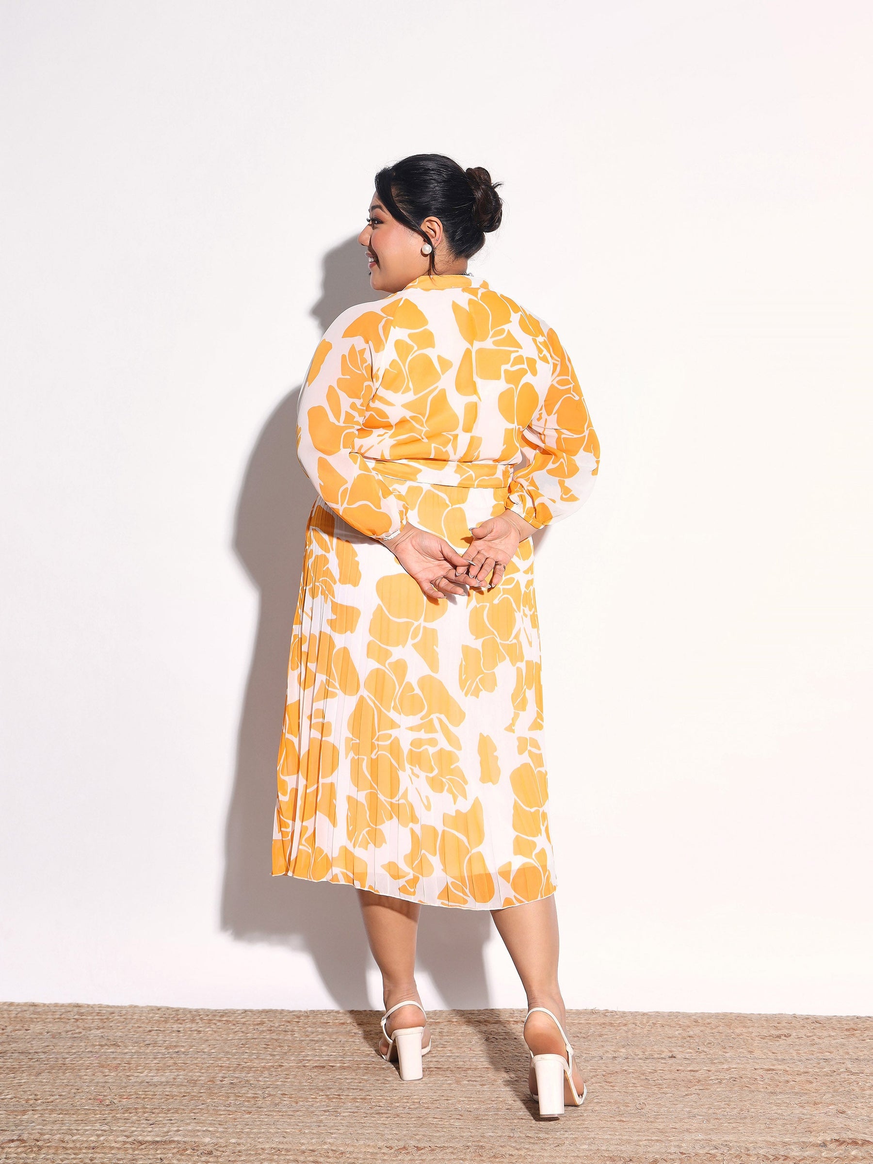 Yellow & White Floral Pleated Midi Dress-SASSAFRAS Curve