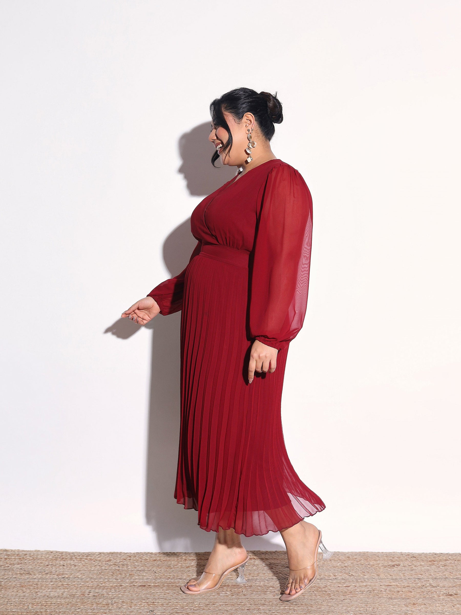 Maroon V-Neck Pleated Midi Dress-SASSAFRAS Curve