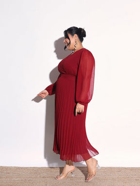 Maroon V-Neck Pleated Midi Dress-SASSAFRAS Curve