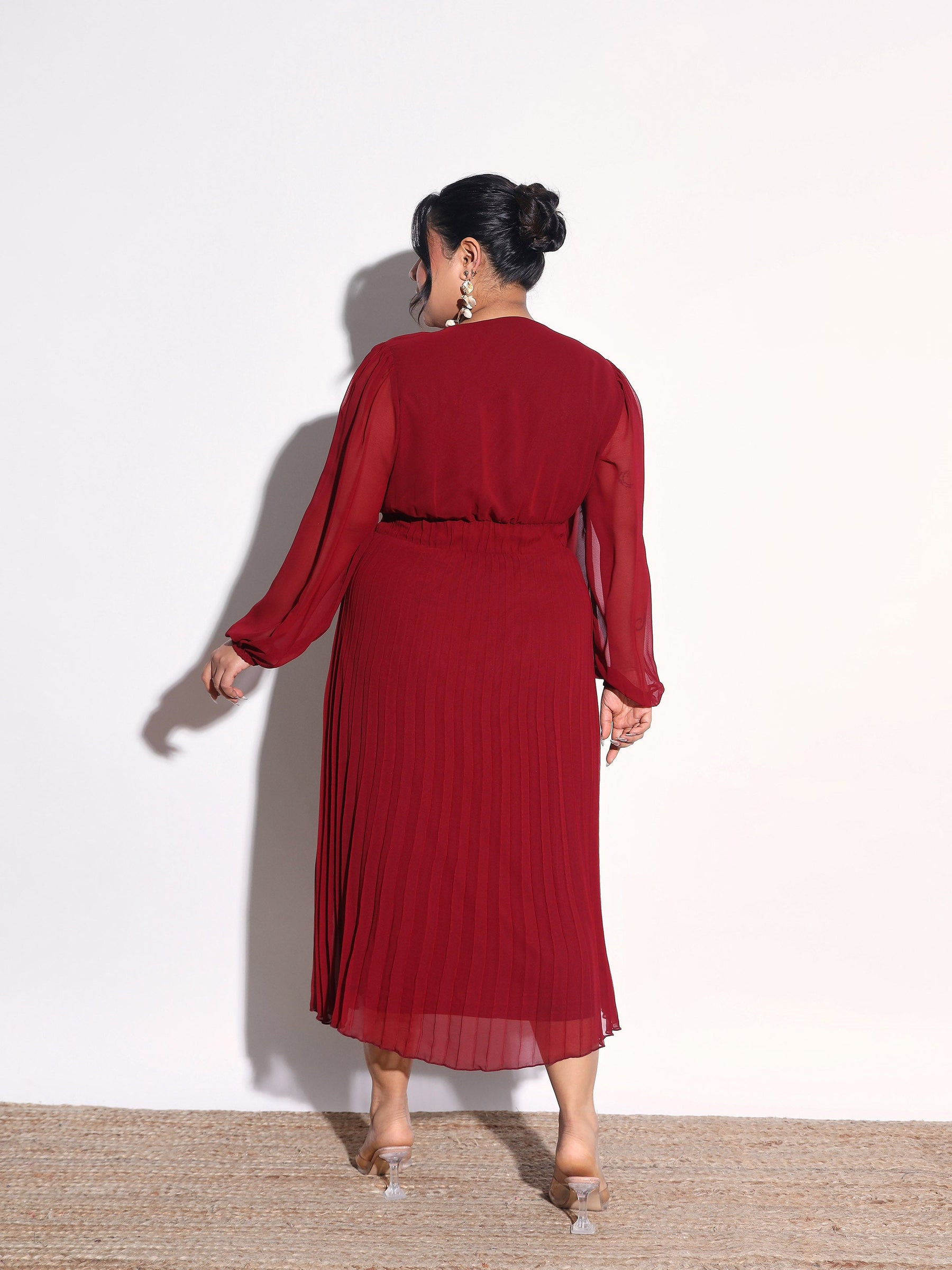 Maroon V-Neck Pleated Midi Dress-SASSAFRAS Curve
