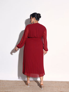 Maroon V-Neck Pleated Midi Dress-SASSAFRAS Curve