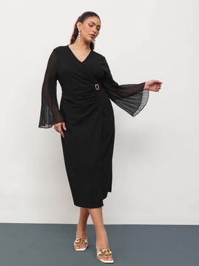 Black Pleated Sleeves Side Ruched Midi Dress-SASSAFRAS Curve