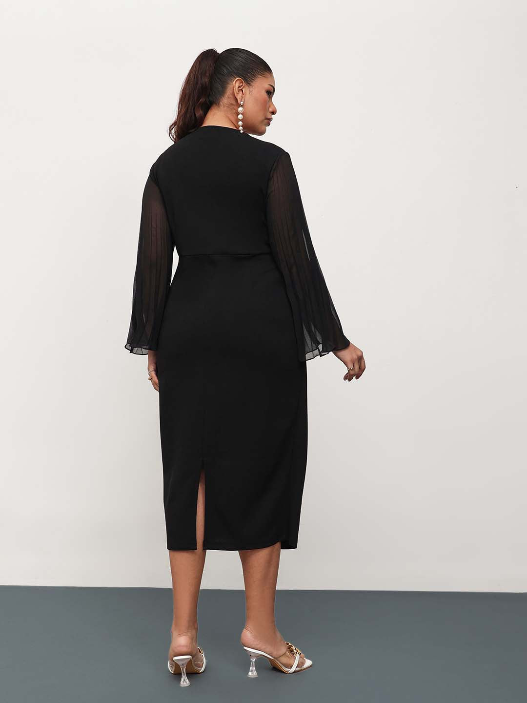 Black Pleated Sleeves Side Ruched Midi Dress-SASSAFRAS Curve