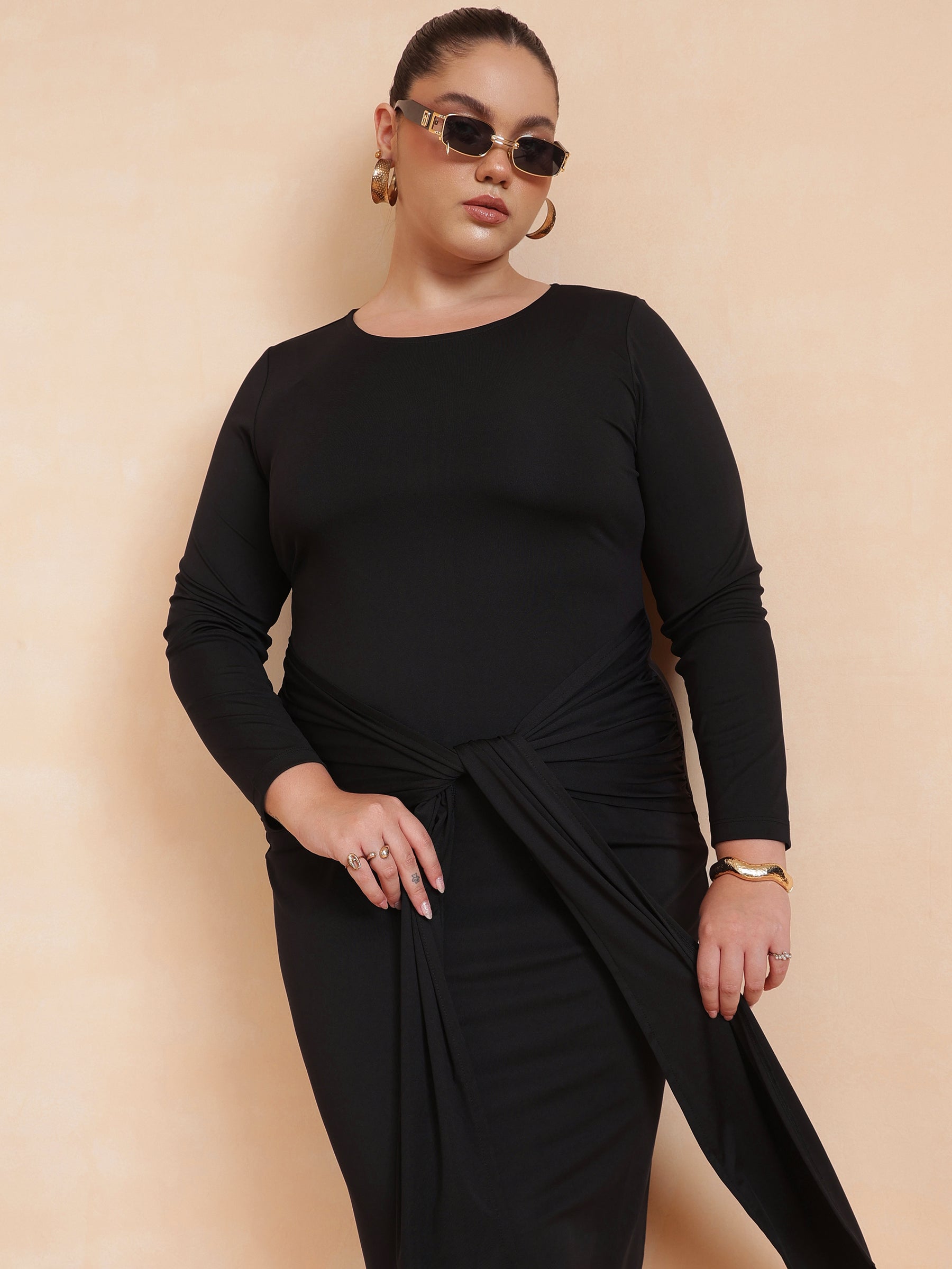 Black Front Tie-Knot Bodycon Midi Dress -SASSAFRAS Curve