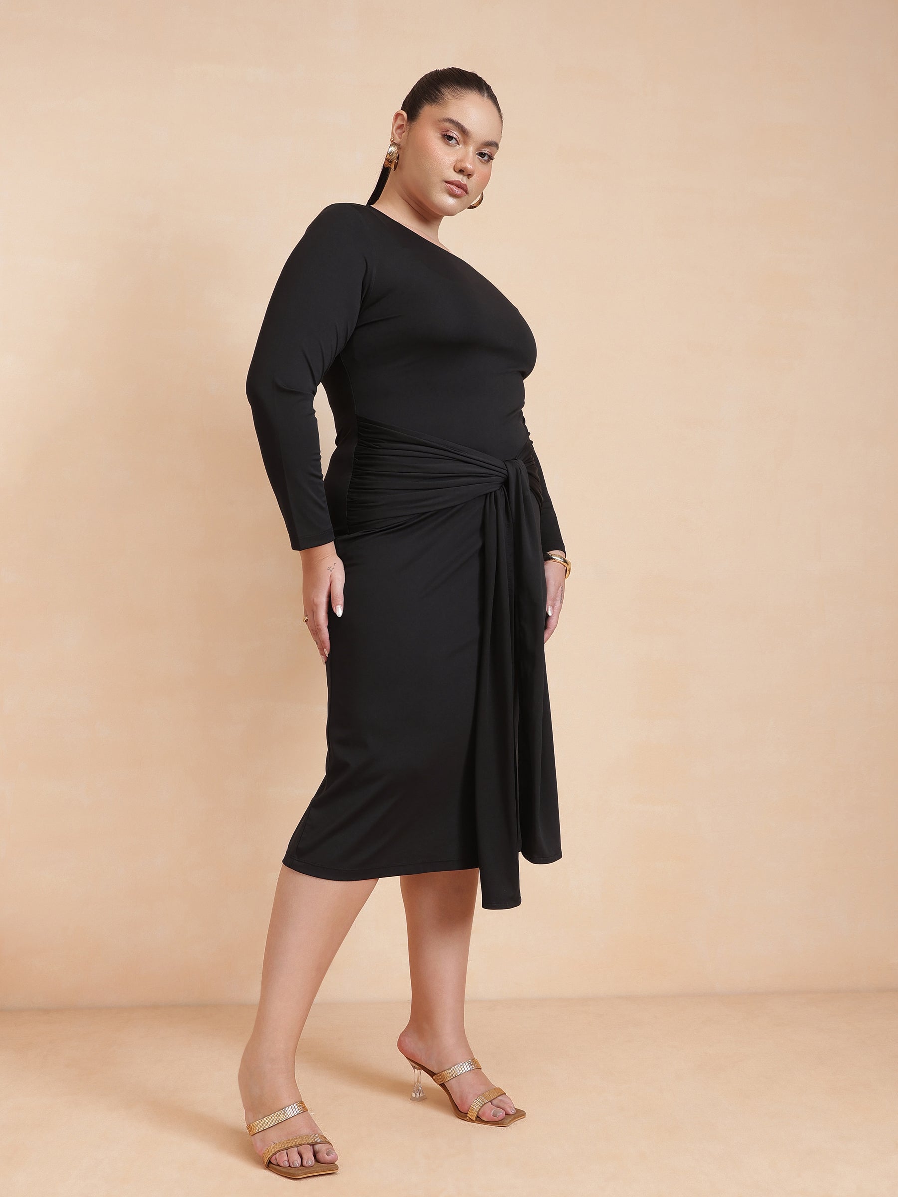 Black Front Tie-Knot Bodycon Midi Dress -SASSAFRAS Curve