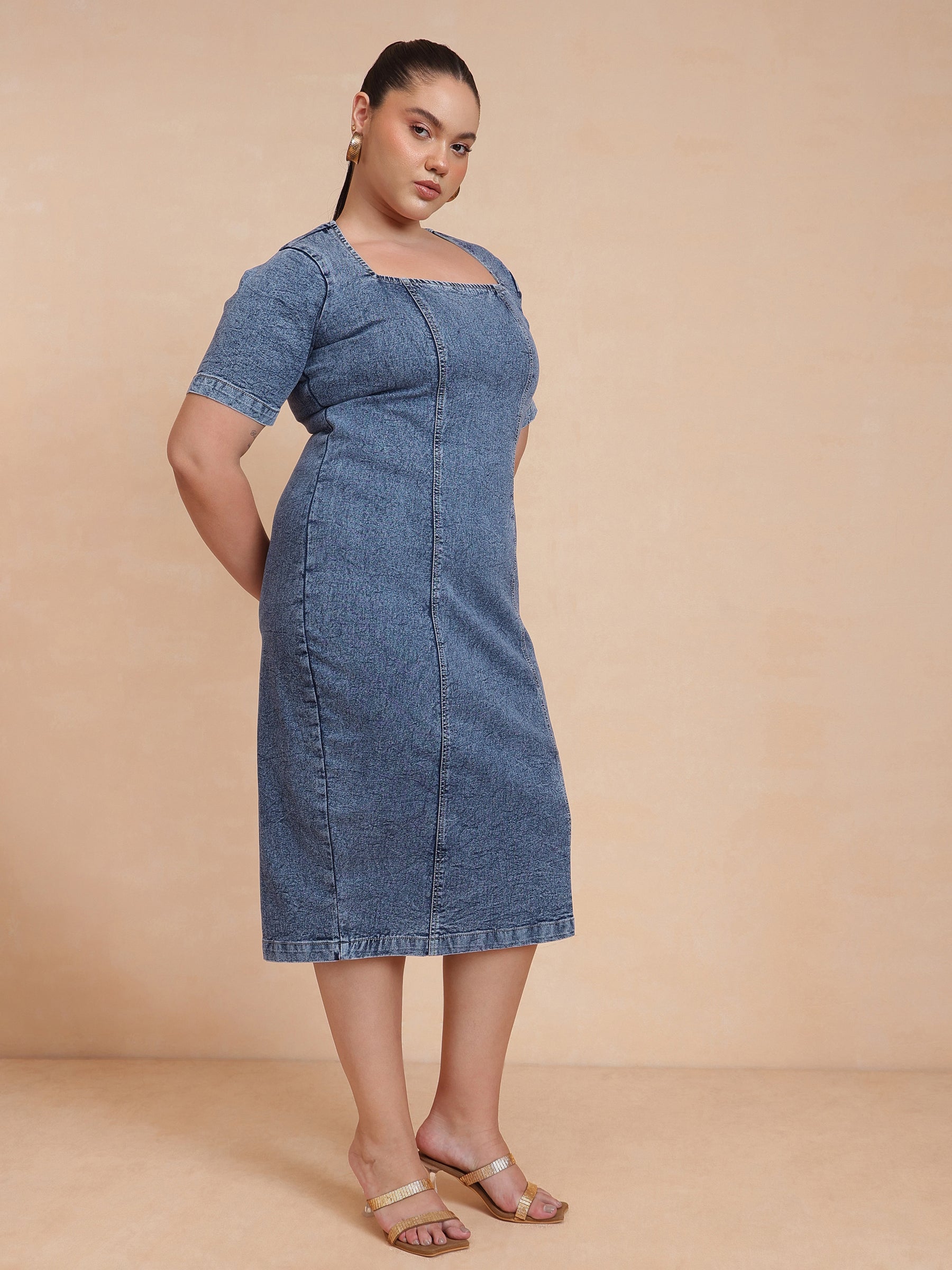 Blue Wash Denim Short Sleeves Bodycon Dress-SASSAFRAS Curve