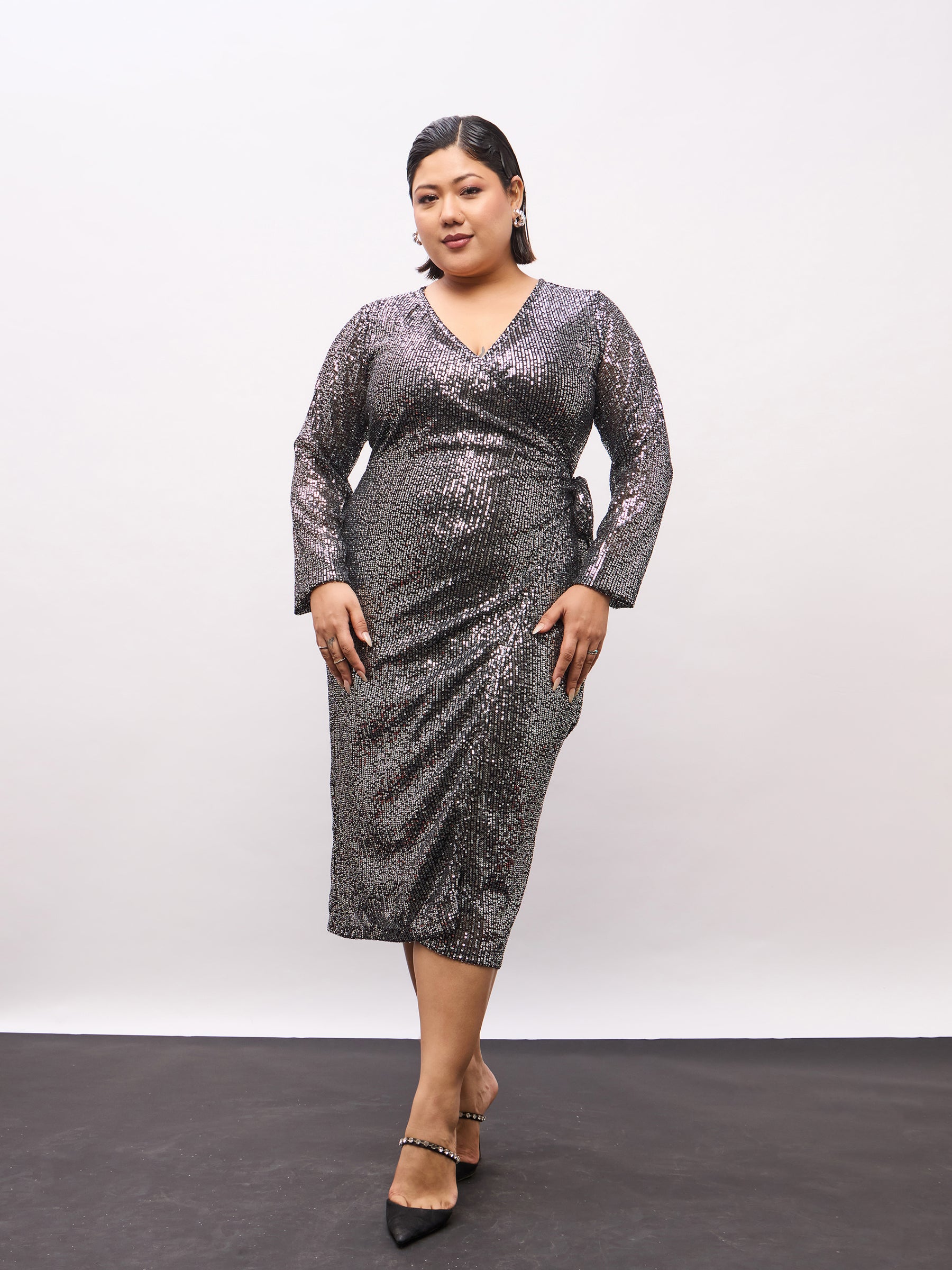 Black Sequence Wrap Midi Dress-SASSAFRAS Curve