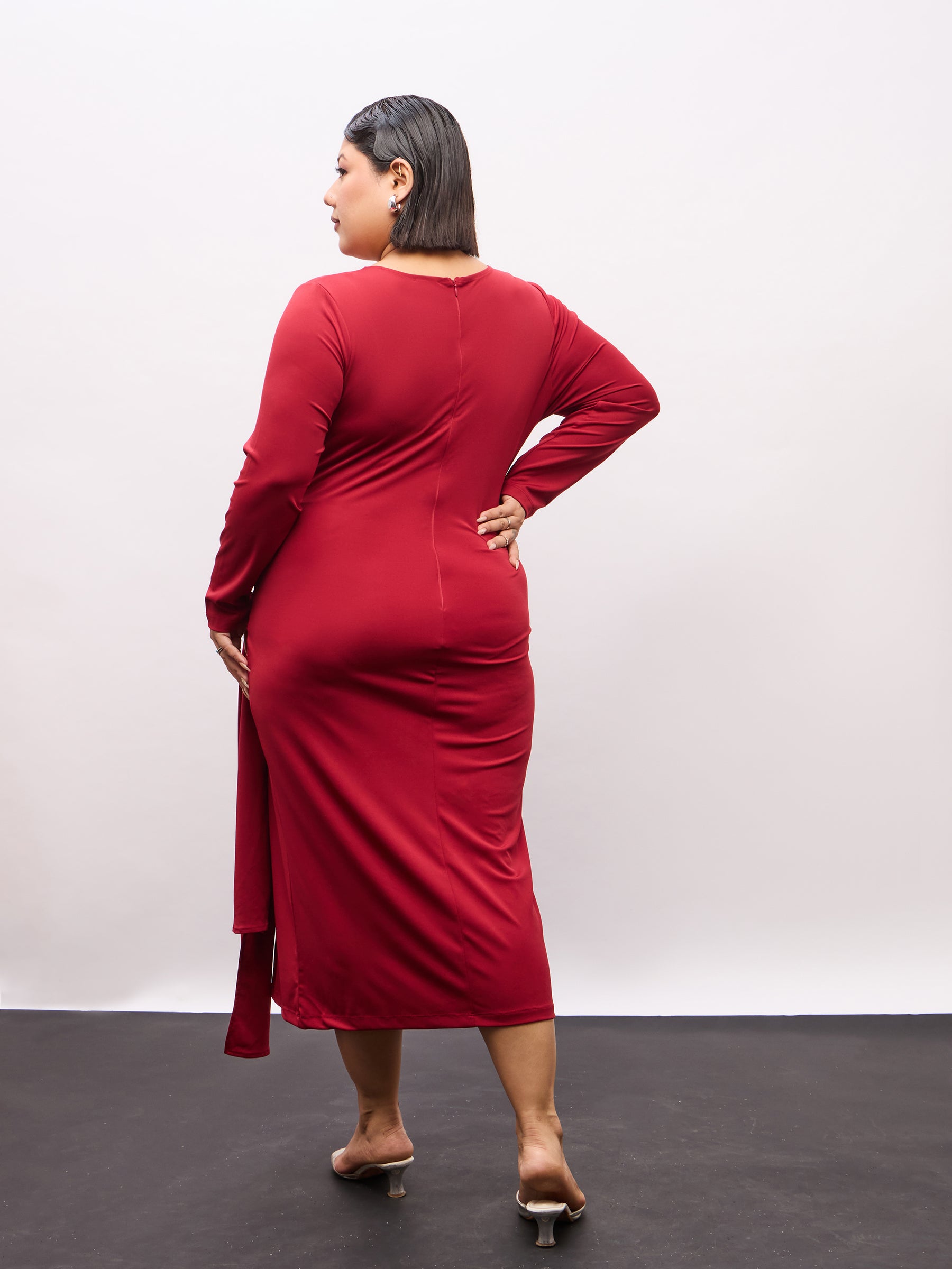 Maroon Front Tie-Knot Bodycon Midi Dress -SASSAFRAS Curve