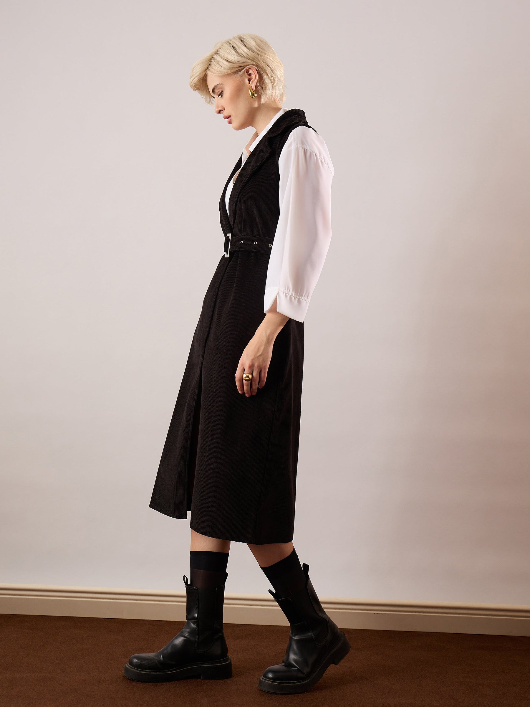 Black Corduroy Sleeveless Long Coat-SASSAFRAS