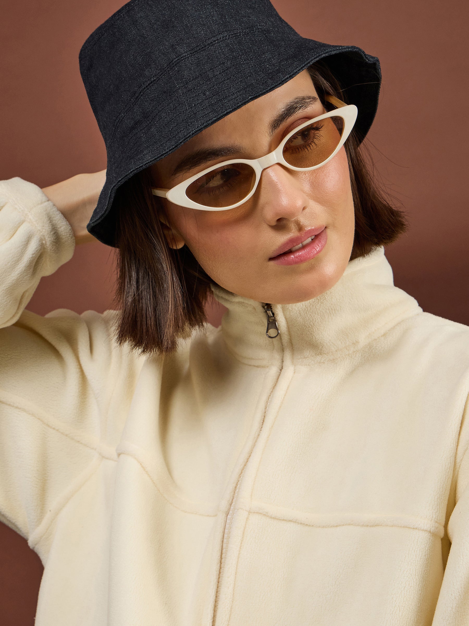 Off-White Polar Fleece High Neck Jacket With Track Pants-SASSAFRAS