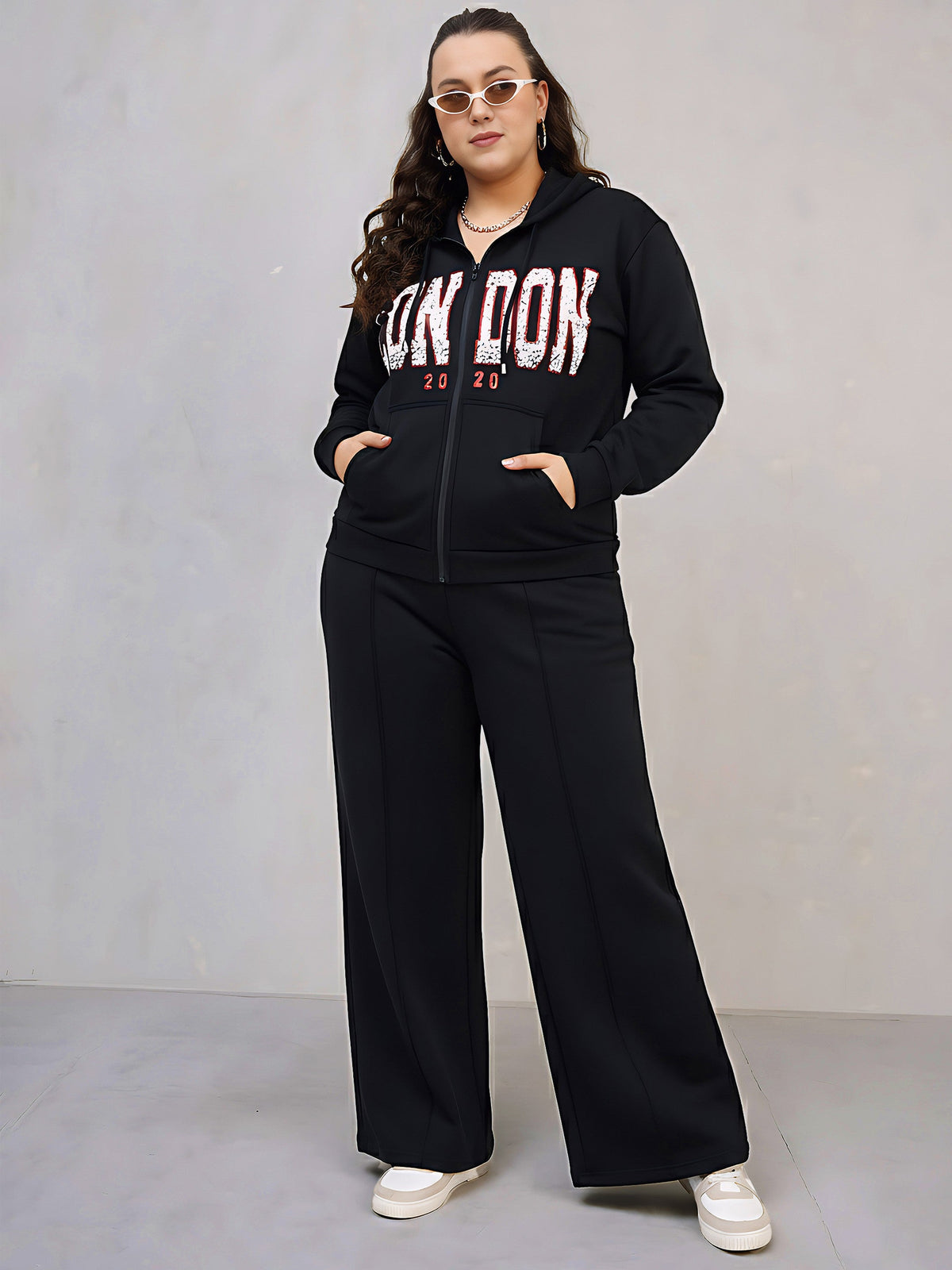 Black LONDON Printed Fleece Jacket With Sweatpants-SASSAFRAS Curve