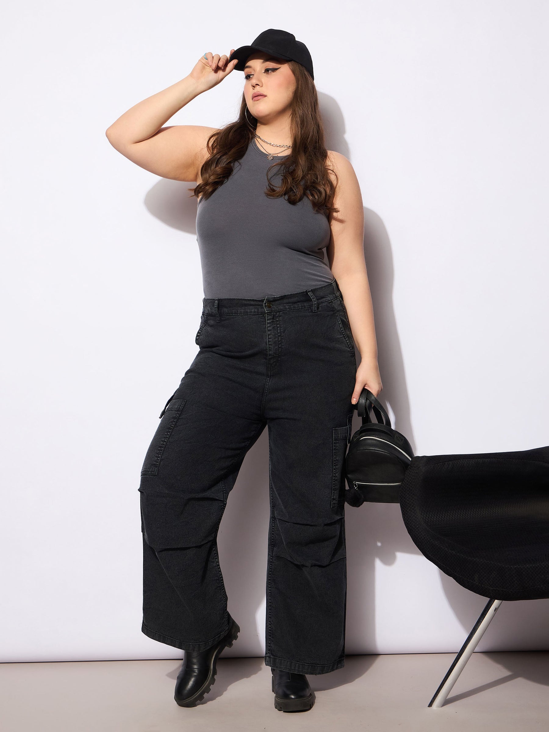 Black Denim Side Pockets Straight Jeans -SASSAFRAS Curve