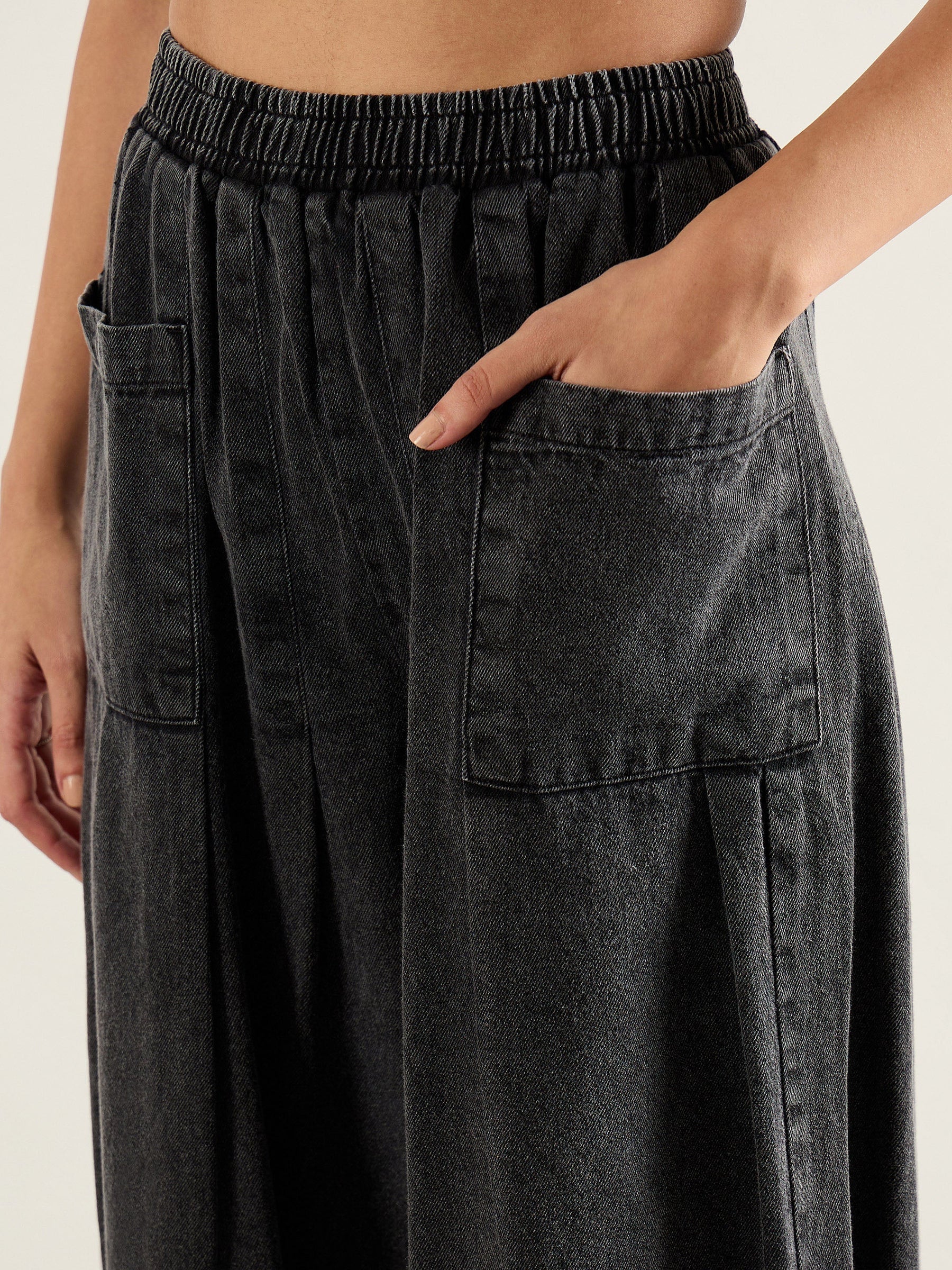 Black Washed High Rise Balloon Fit Jeans-SASSAFRAS
