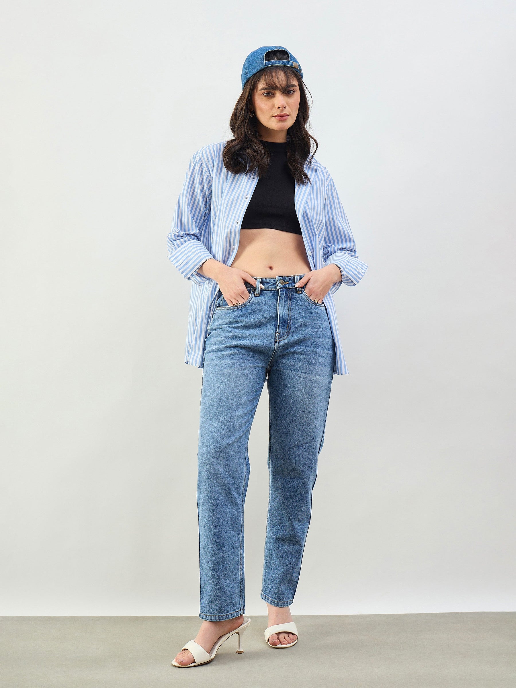 Women Blue Wash Barrel Fit High Rise Jeans