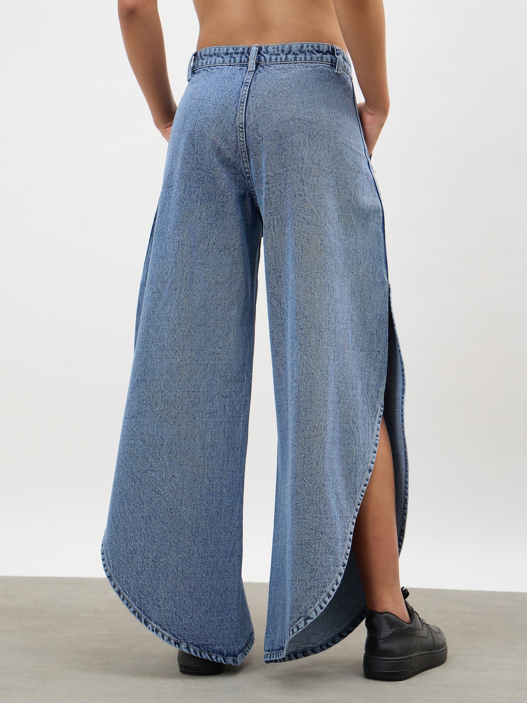 Women Blue Blast Washed Curve Detail Barrel Jeans