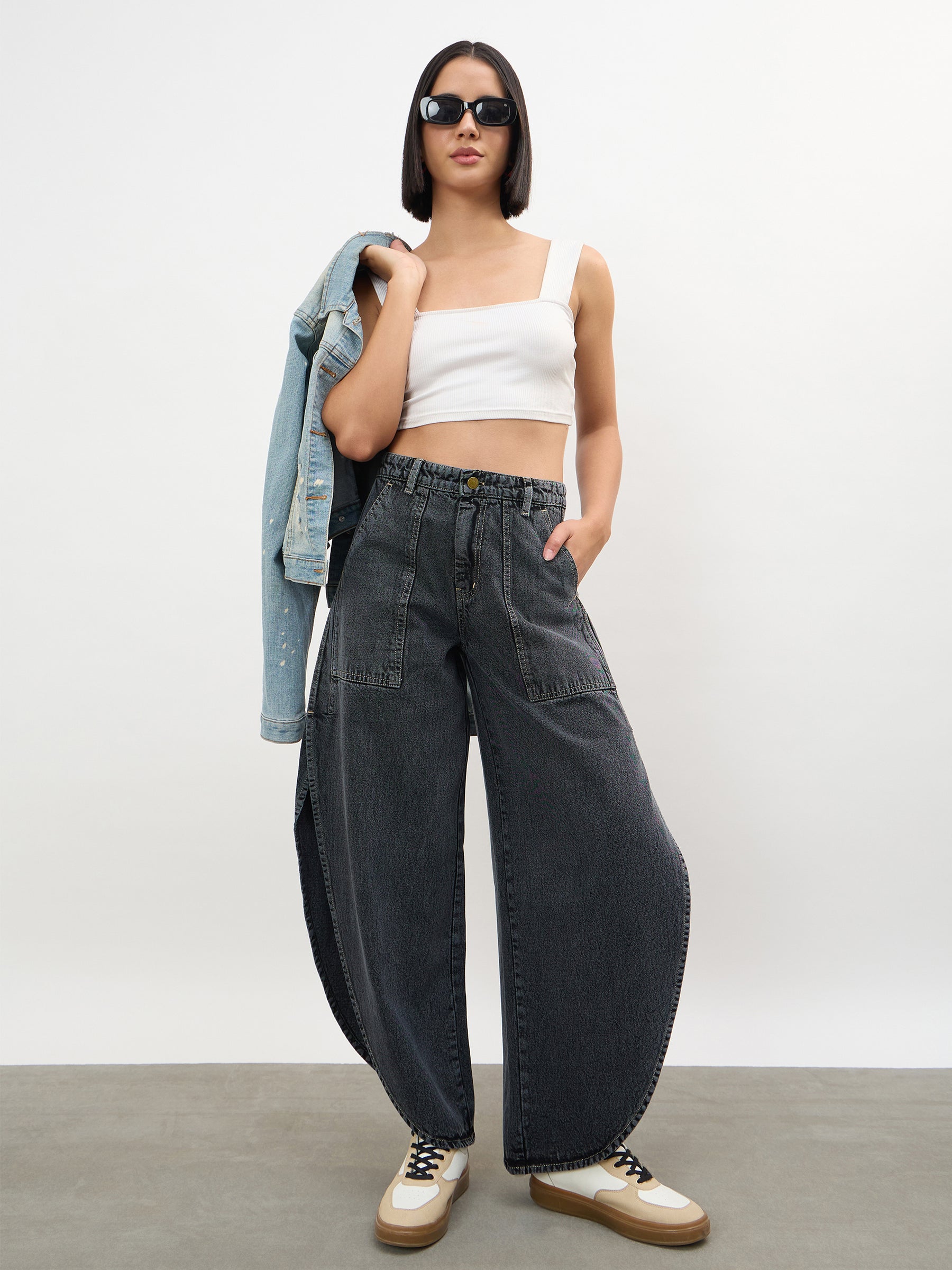 Black Washed Curve Detail Barrel Jeans-SASSAFRAS