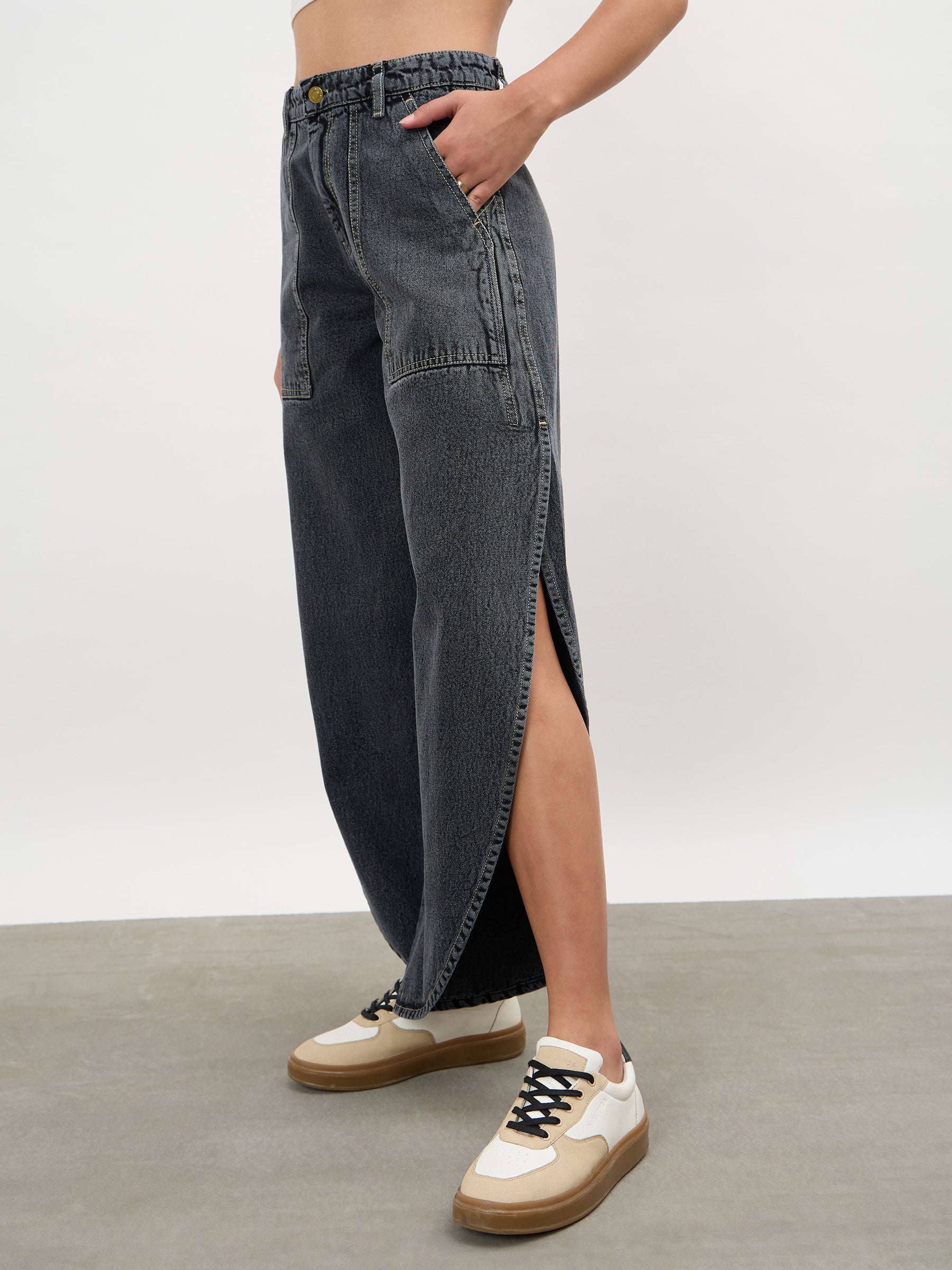Black Washed Curve Detail Barrel Jeans-SASSAFRAS