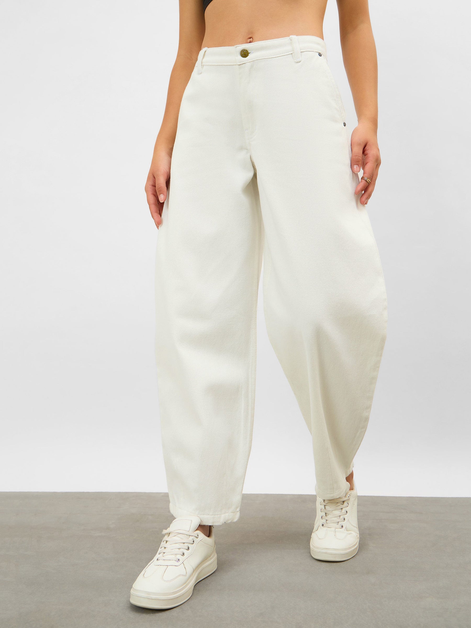 Women White Mid Rise Slouchy Fit Jeans