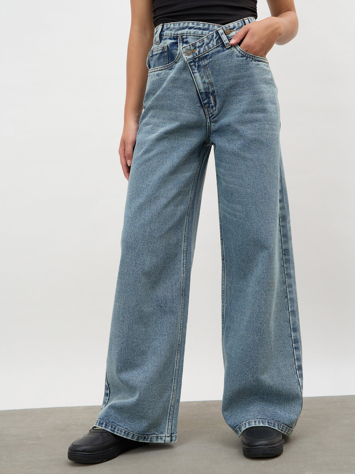 Blue Whisker Wash Cross Waist Straight Jeans-SASSAFRAS