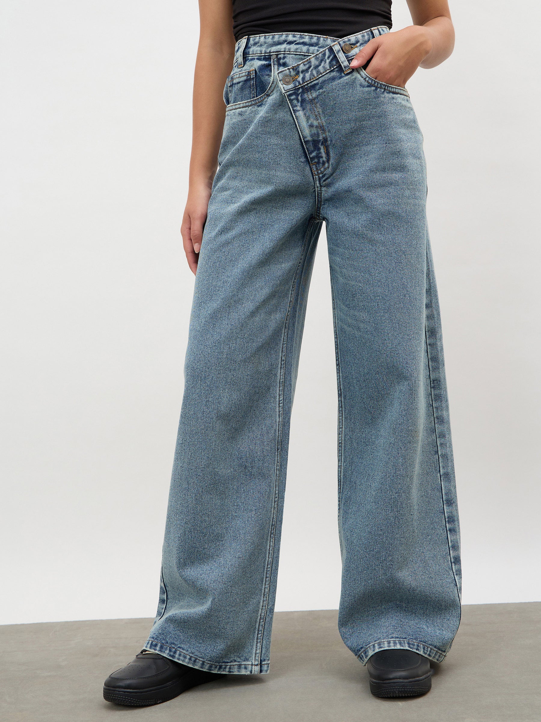 Blue Whisker Wash Cross Waist Straight Jeans-SASSAFRAS