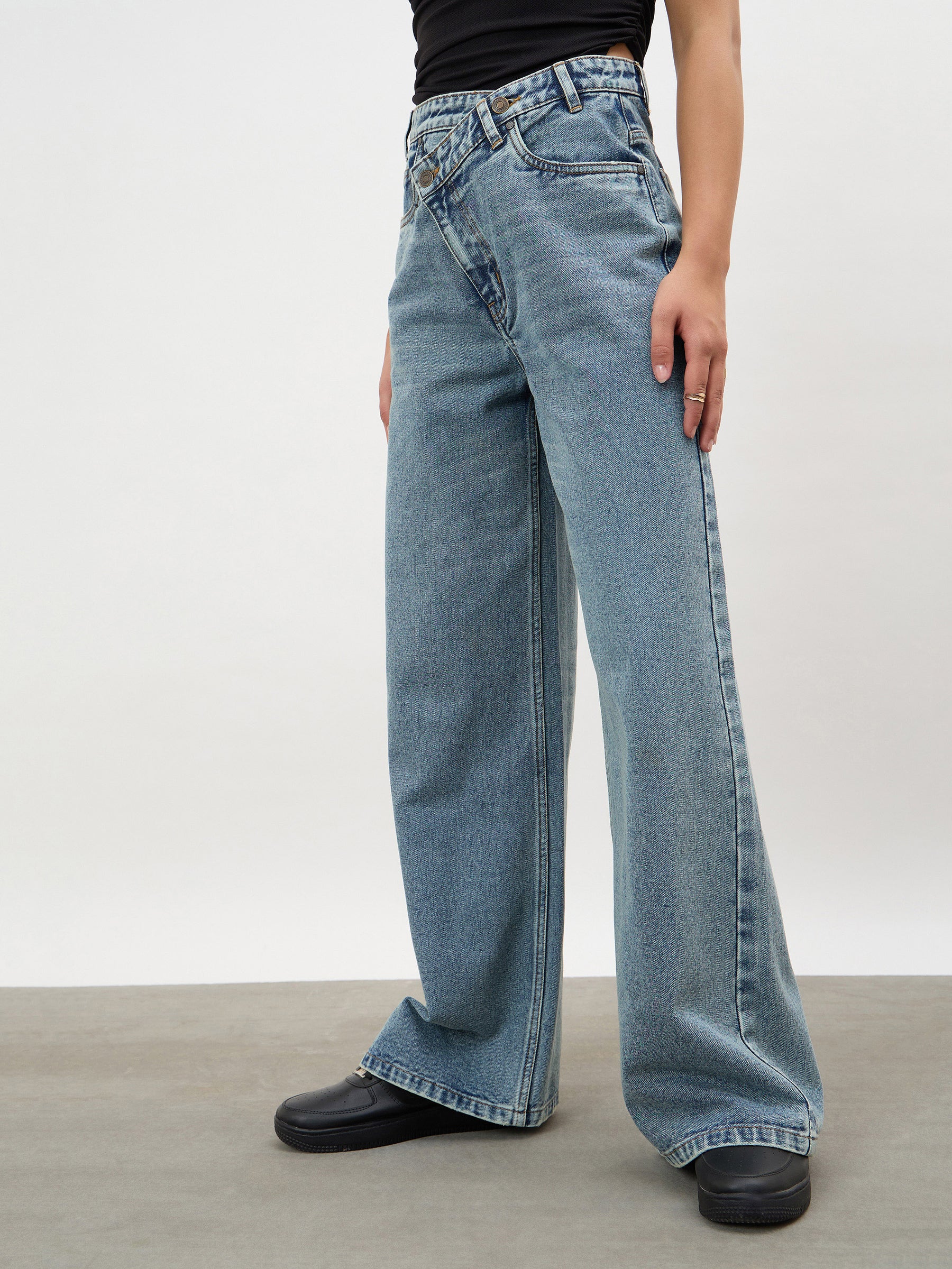 Blue Whisker Wash Cross Waist Straight Jeans-SASSAFRAS