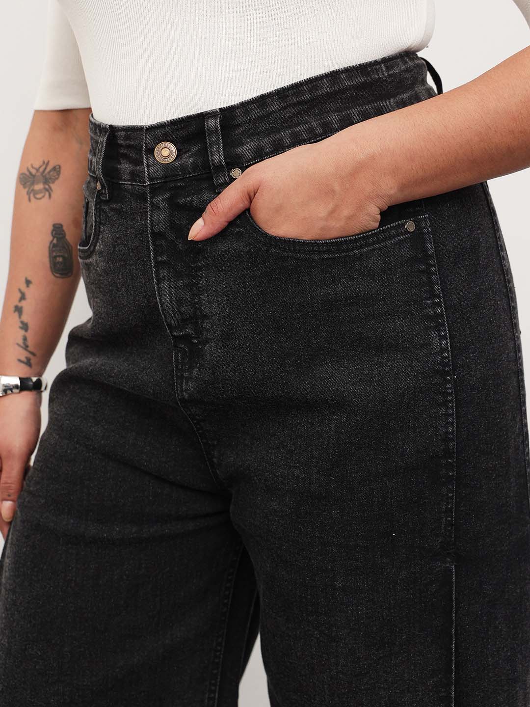 Black Blast Denim Side Seam Basic Straight Jeans -SASSAFRAS Curve