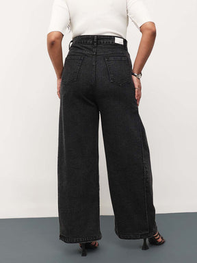 Black Blast Denim Side Seam Basic Straight Jeans -SASSAFRAS Curve