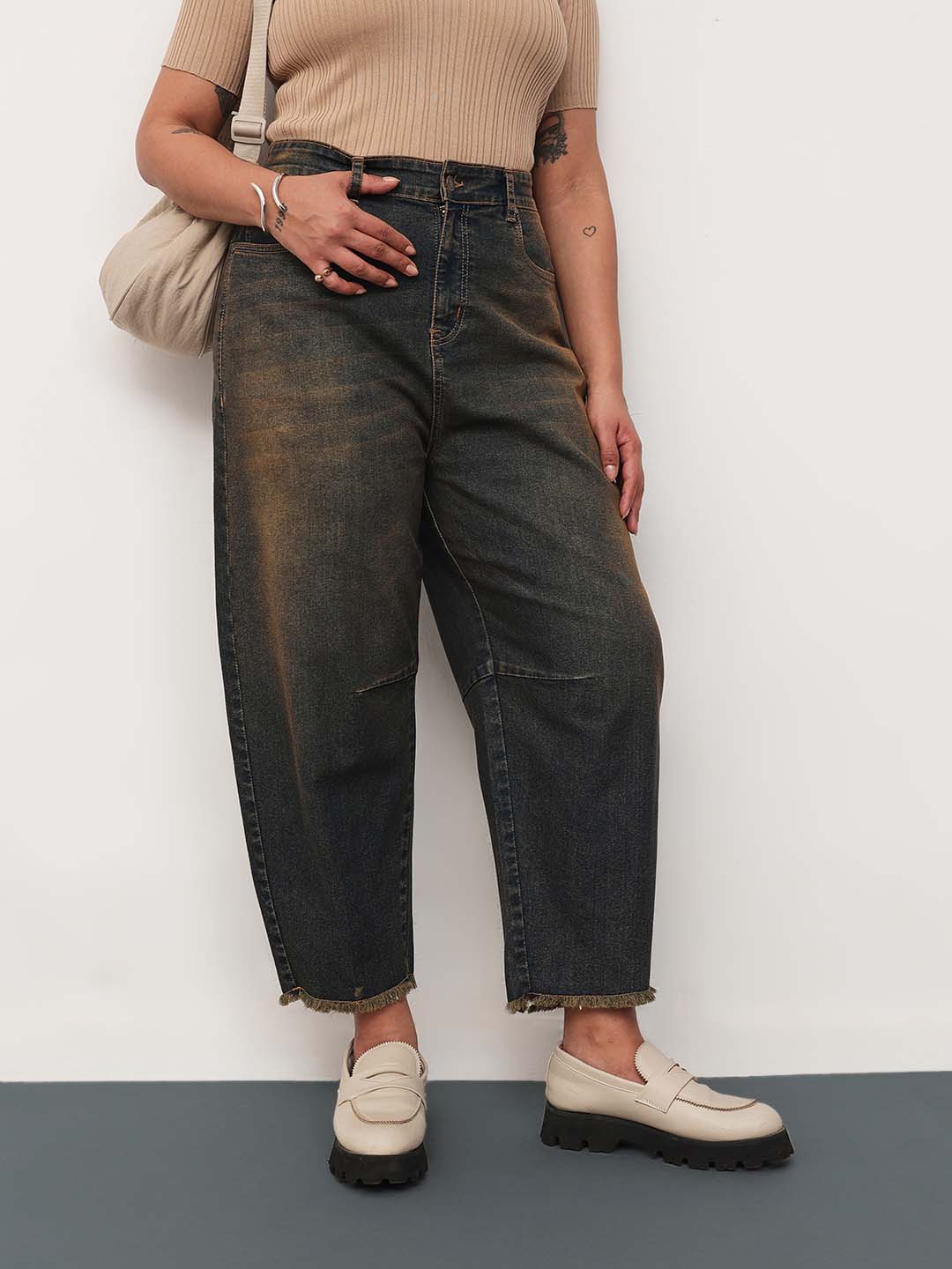 Women Blue Acid Wash Denim Raw Hem Basic Mom Fit Jeans