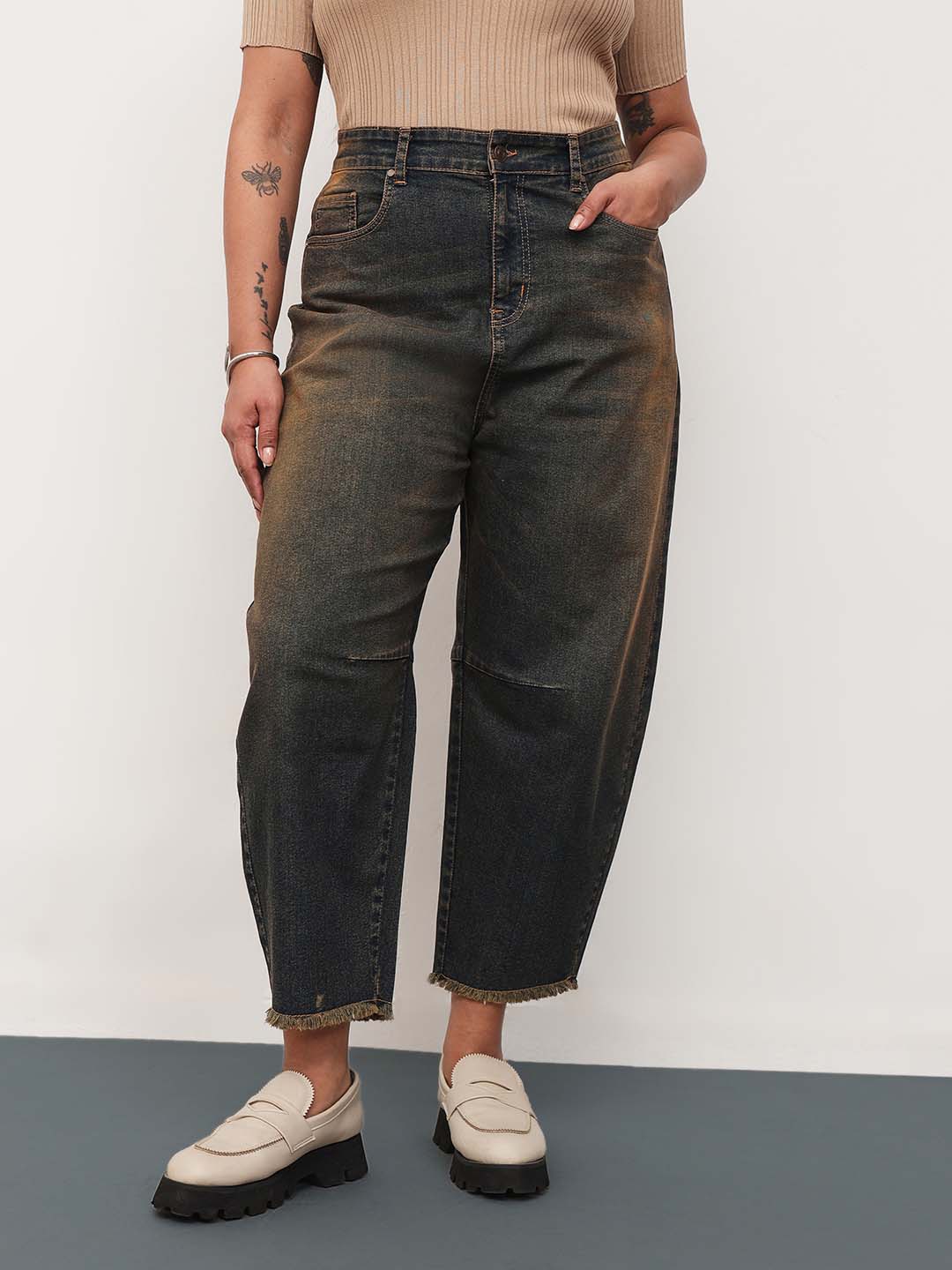 Women Blue Acid Wash Denim Raw Hem Basic Mom Fit Jeans