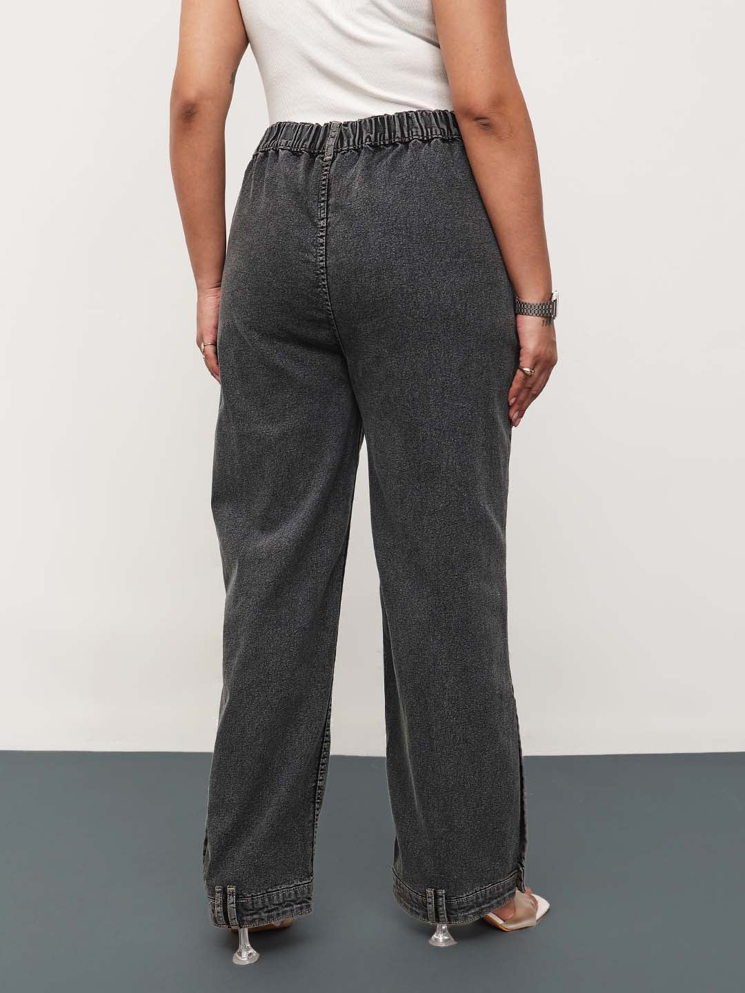 Black Wash Denim Hem Design Basic Straight Jeans -SASSAFRAS Curve