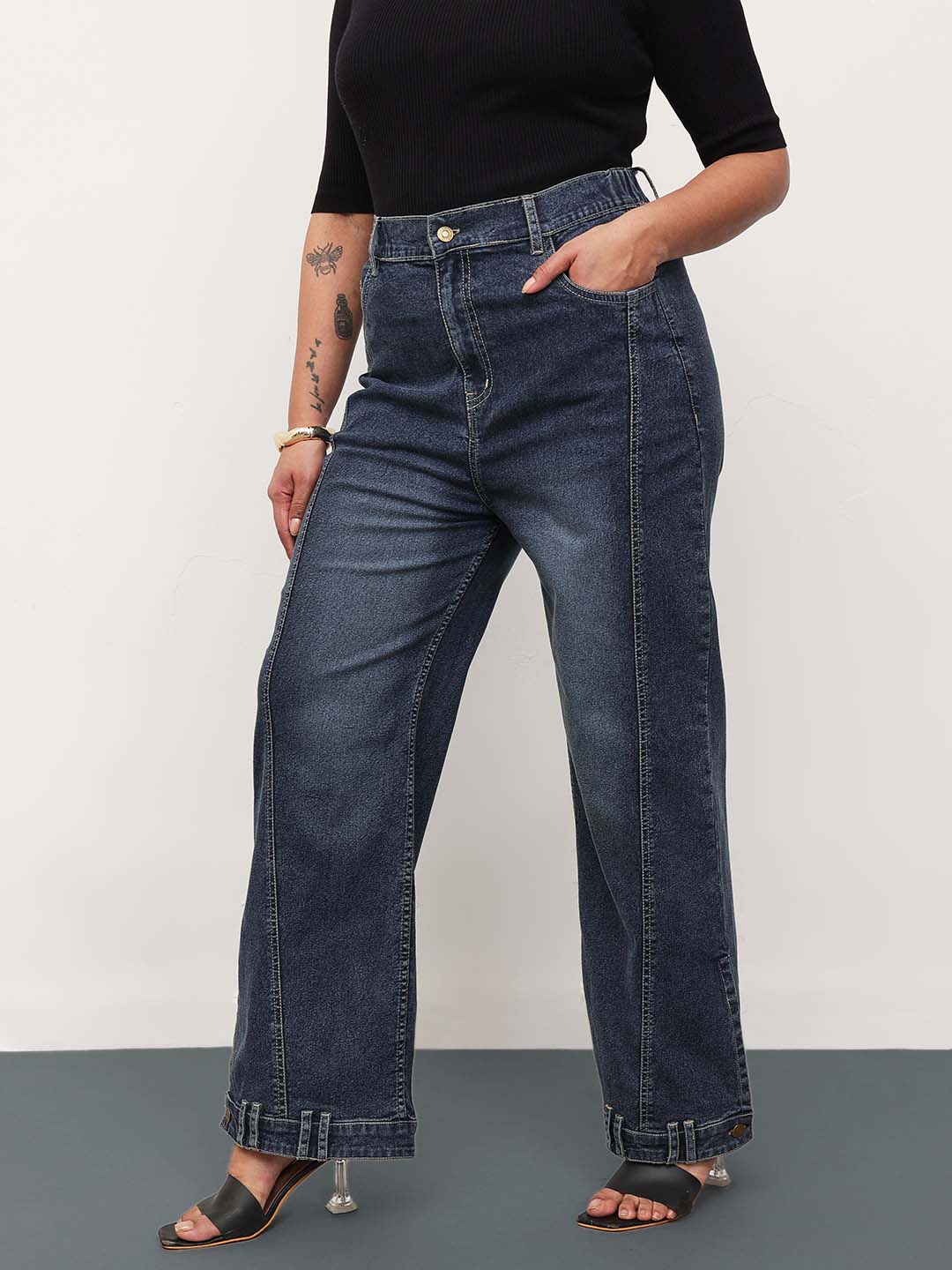 Women Navy Wash Denim Hem Design Basic Straight Jeans