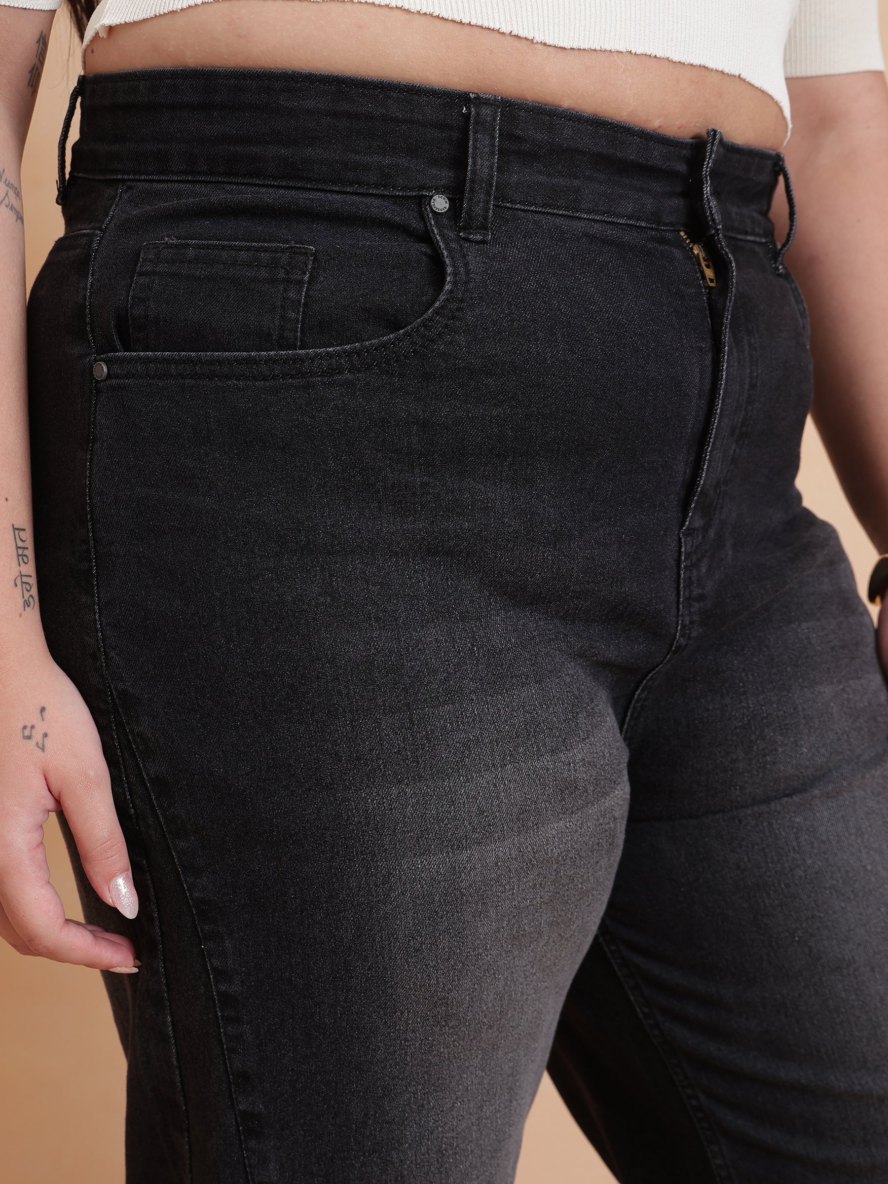 Black Wash Mom Fit Jeans-SASSAFRAS Curve