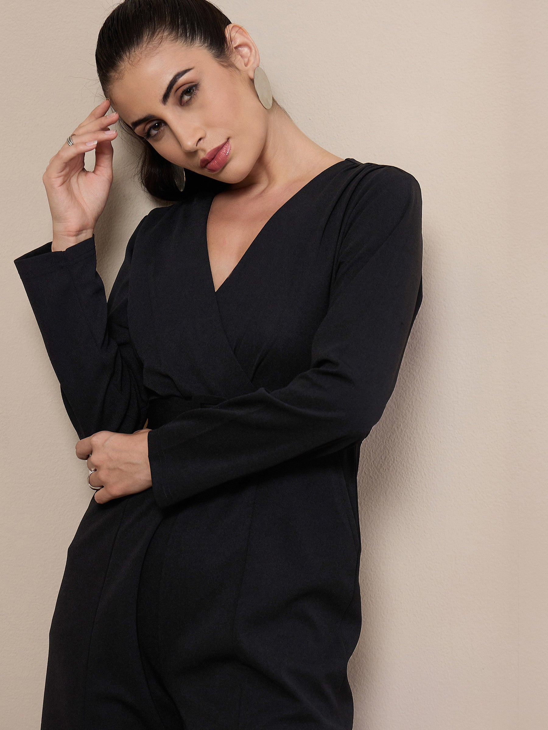 Black V-Neck Belted Jumpsuit-SASSAFRAS worklyf