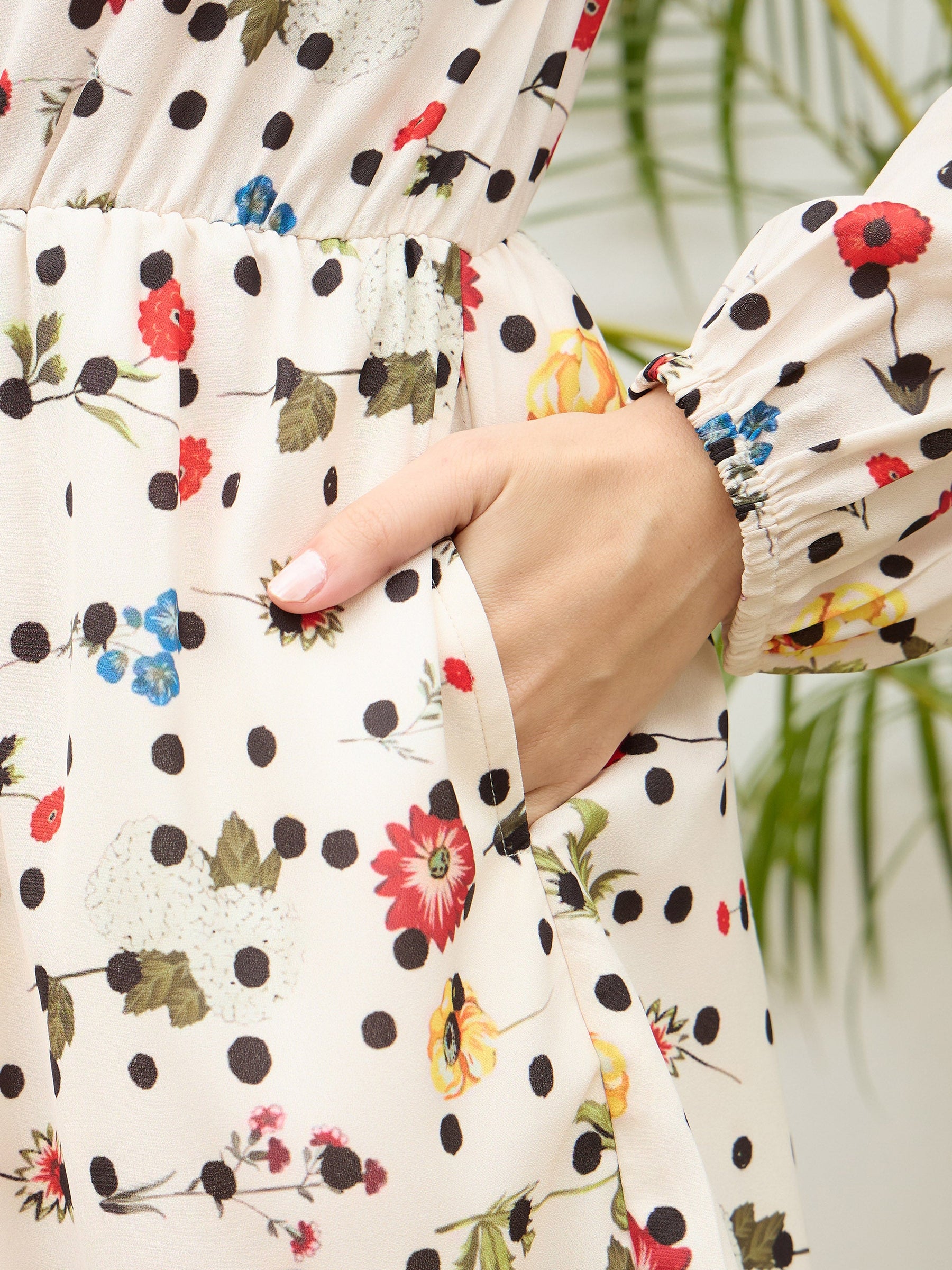 Beige Ditsy Floral Balloon Sleeves Playsuit-SASSAFRAS