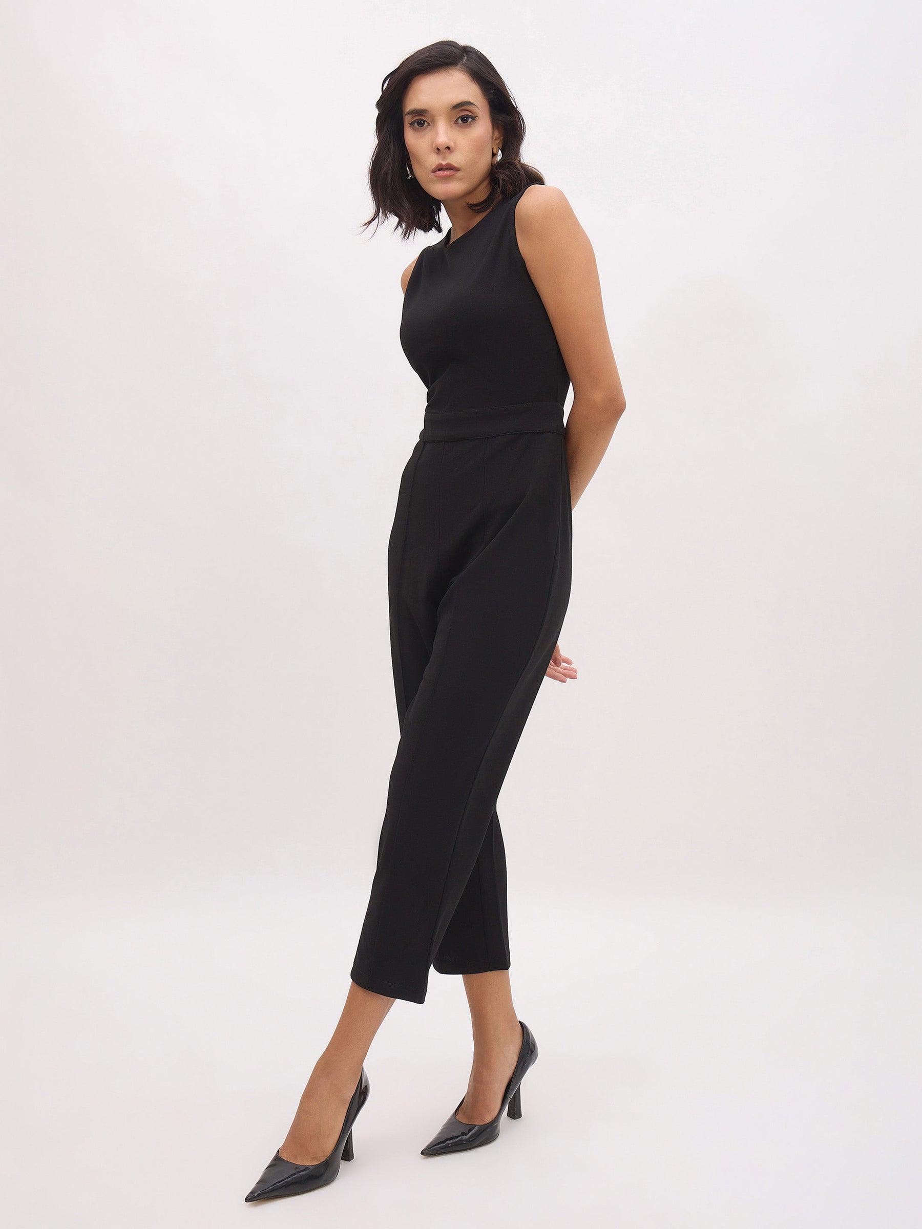 Black Sleeveless Round Neck Jumpsuit-SASSAFRAS worklyf