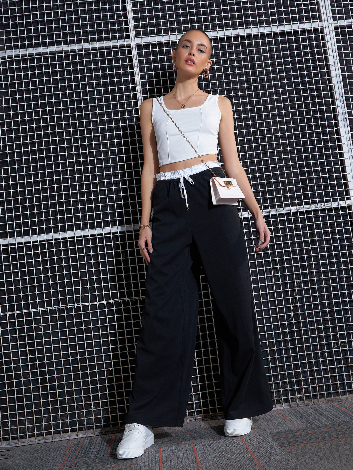 Women Black Contrast Paperback Waist Pants