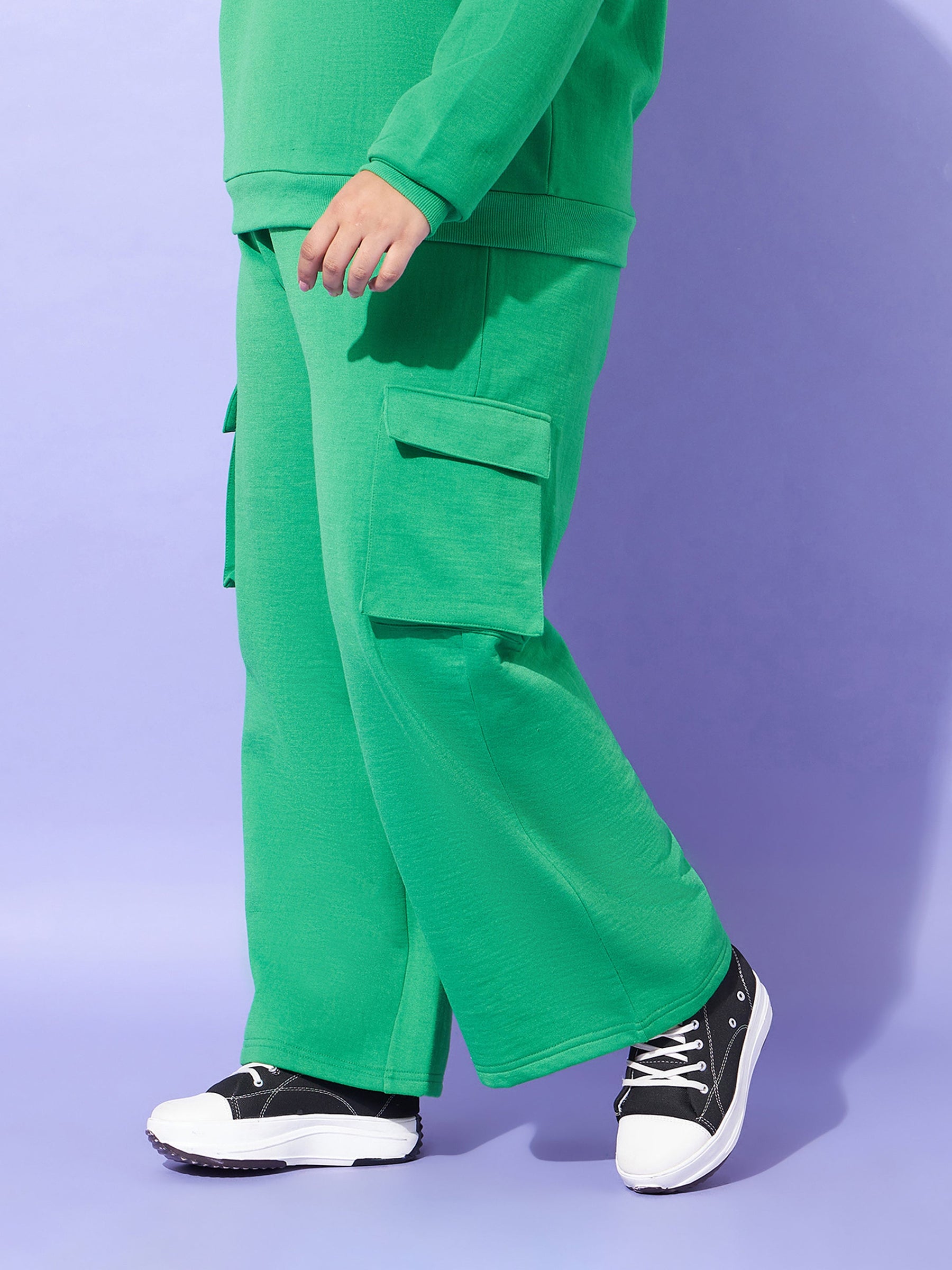 Green Fleece Cargo Track Pants-SASSAFRAS Curve